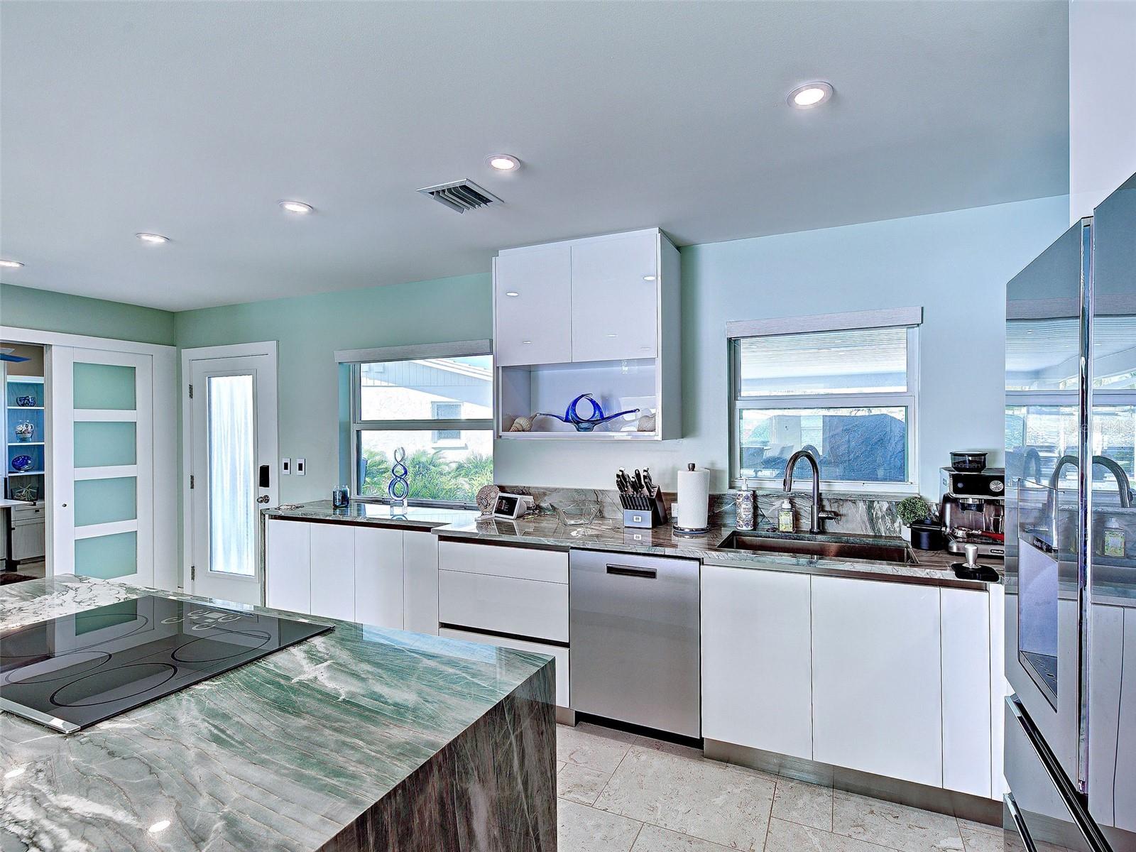 885 WHITE CAP CIR #34, VENICE, FL — photo 11