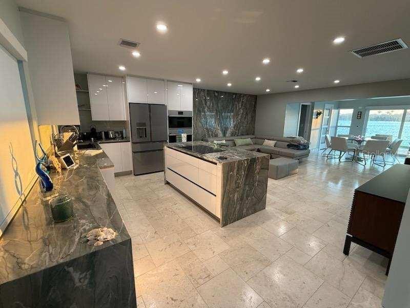 885 WHITE CAP CIR #34, VENICE, FL — photo 14