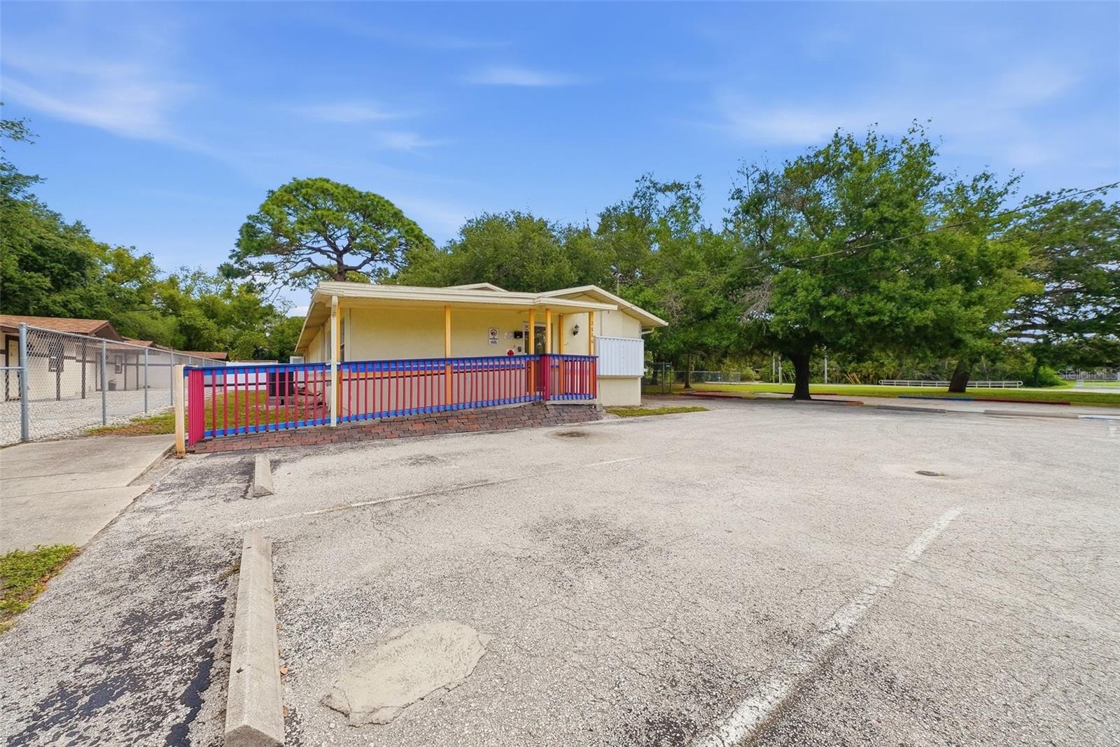 2886 WHITNEY RD, CLEARWATER, FL — photo 3