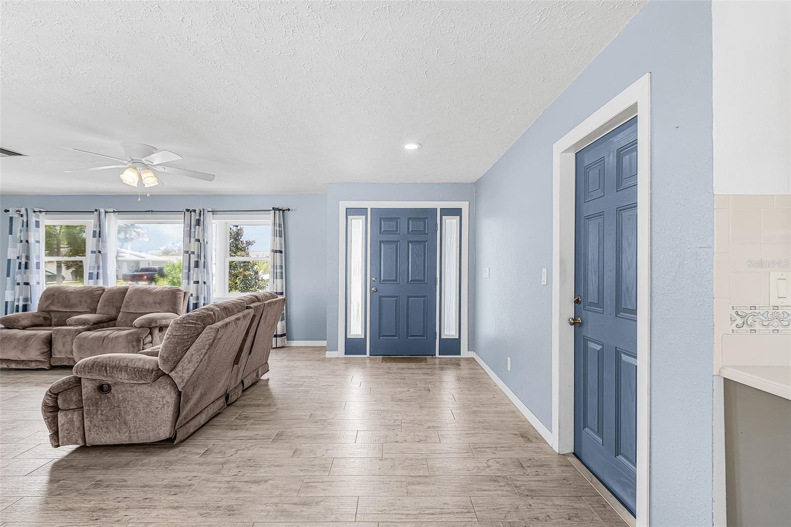 1320 SE 26TH TER, CAPE CORAL, FL — photo 3