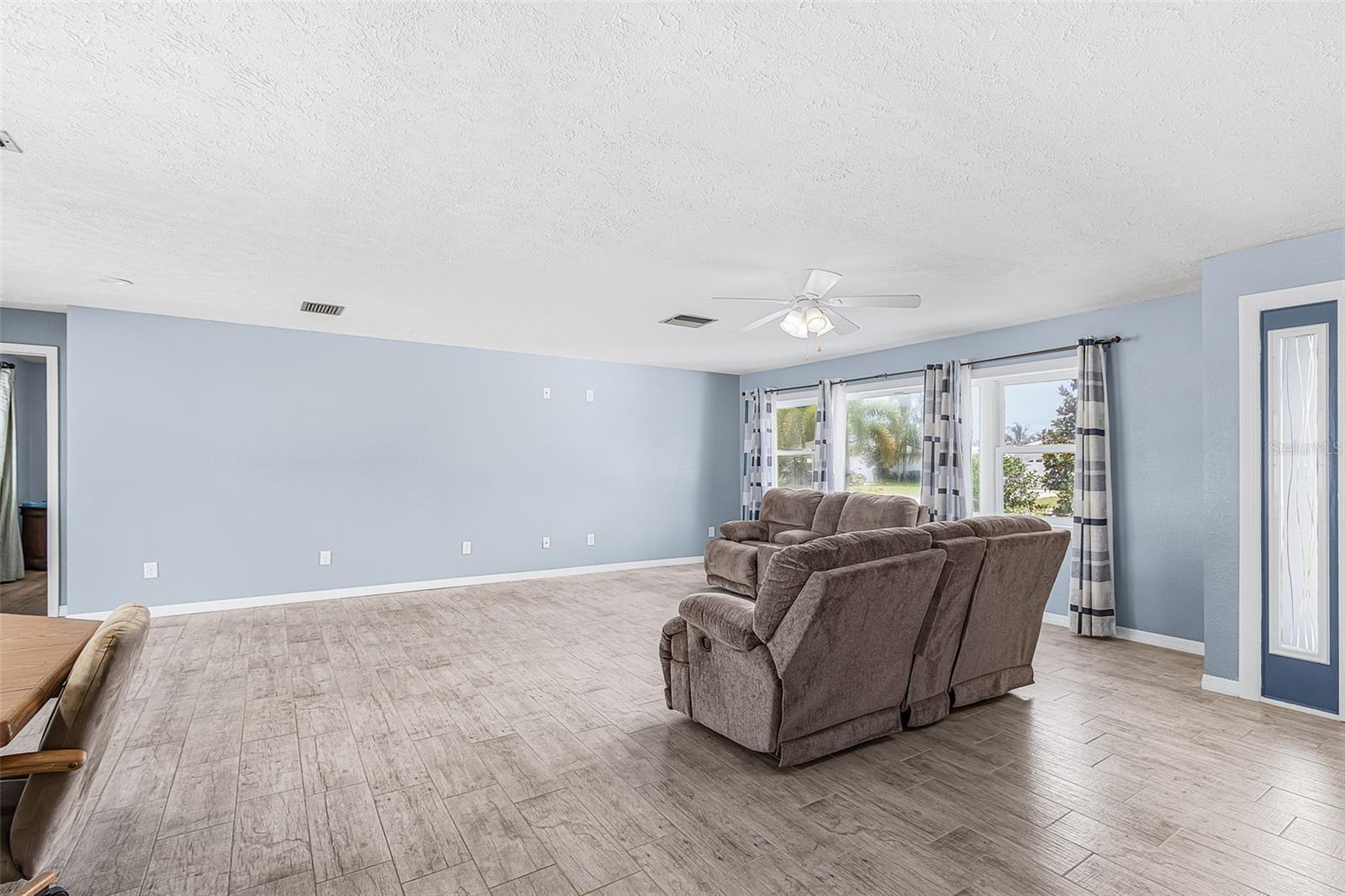 1320 SE 26TH TER, CAPE CORAL, FL — photo 4