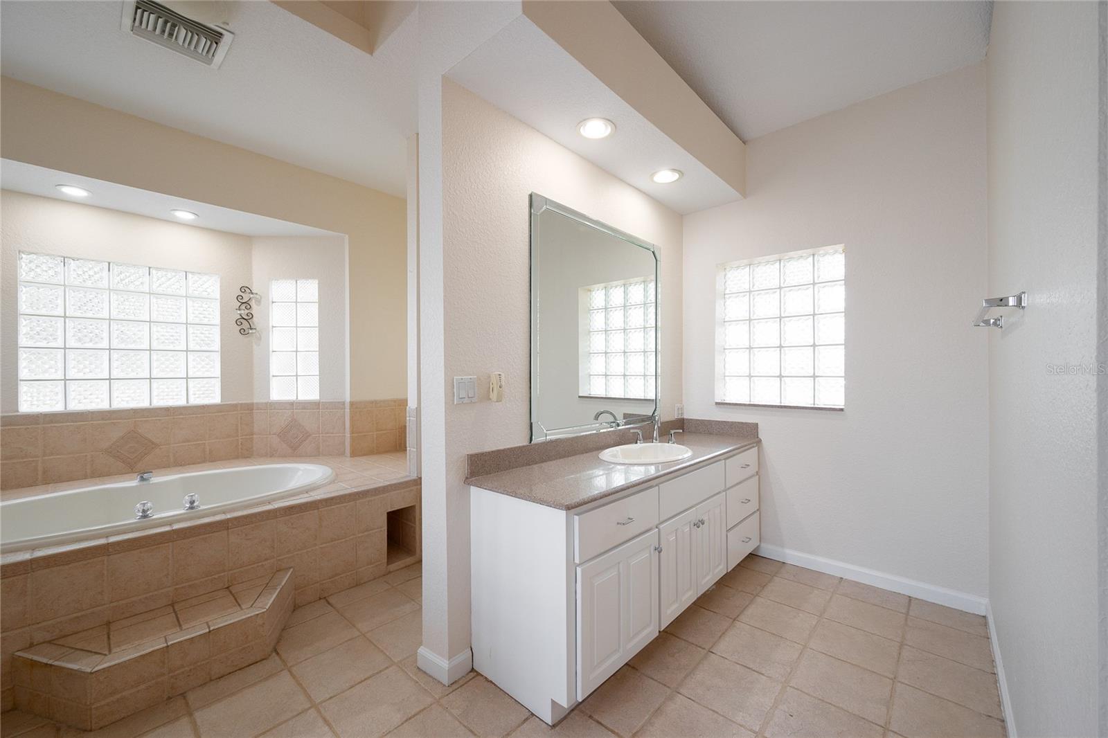 1015 VENETIAN AVE, ORLANDO, FL — photo 20