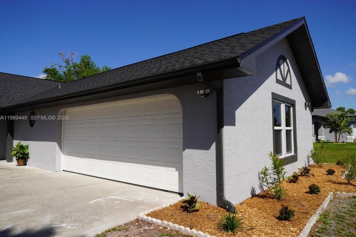 563 PRESQUE ISLE DR, PORT CHARLOTTE, FL — photo 3