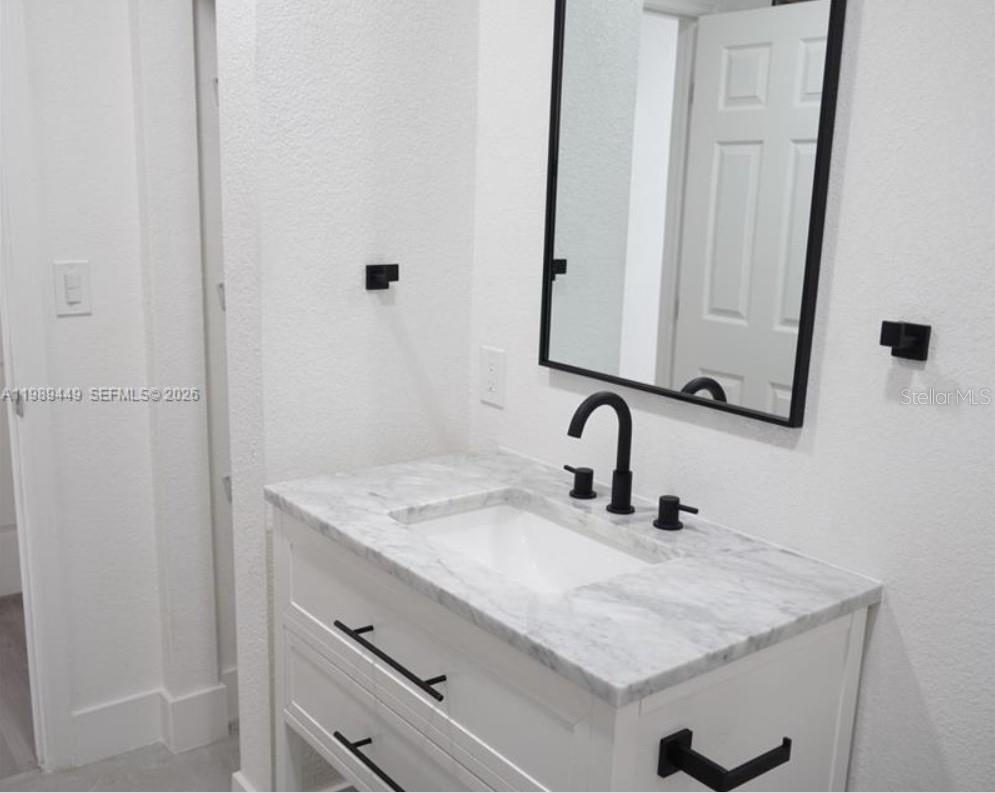 563 PRESQUE ISLE DR, PORT CHARLOTTE, FL — photo 17