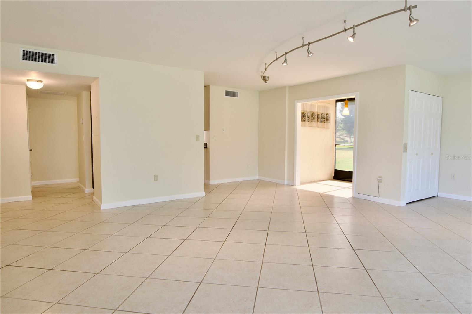 625 WHITE PINE TREE RD #23, VENICE, FL — photo 11
