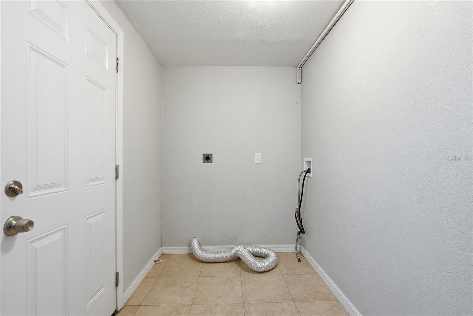 213 HAYS DR, SANFORD, FL — photo 29
