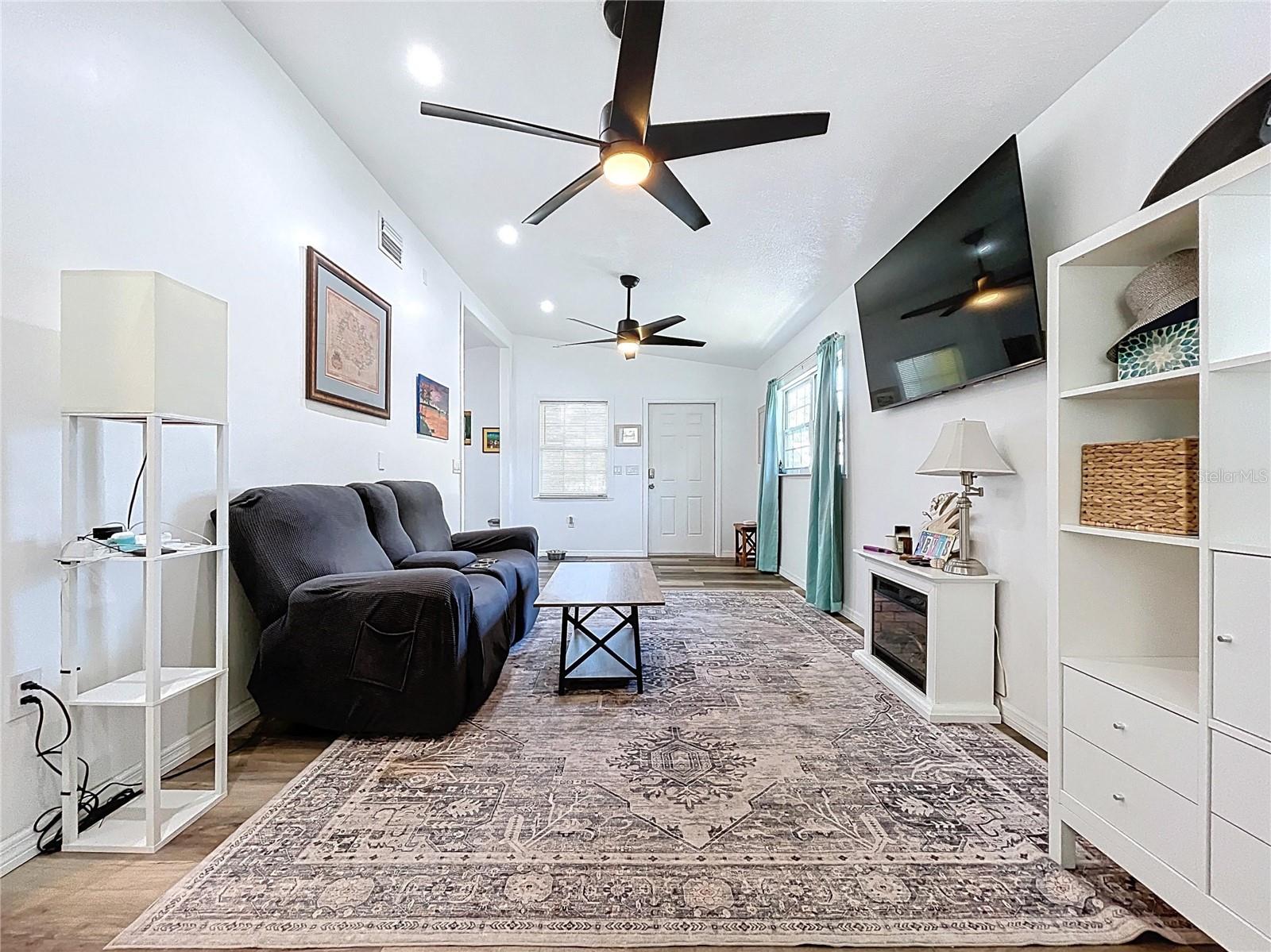 7110 S MASCOTTE ST, TAMPA, FL — photo 9