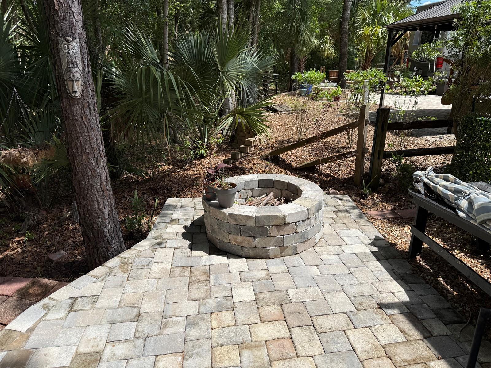 2853 NE 104TH TER, SILVER SPRINGS, FL — photo 9