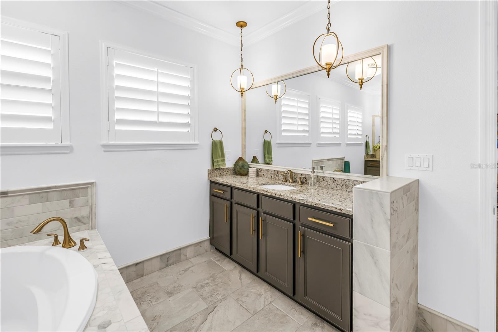 6237 SIGNATURE POINTE LN, BRADENTON, FL — photo 46