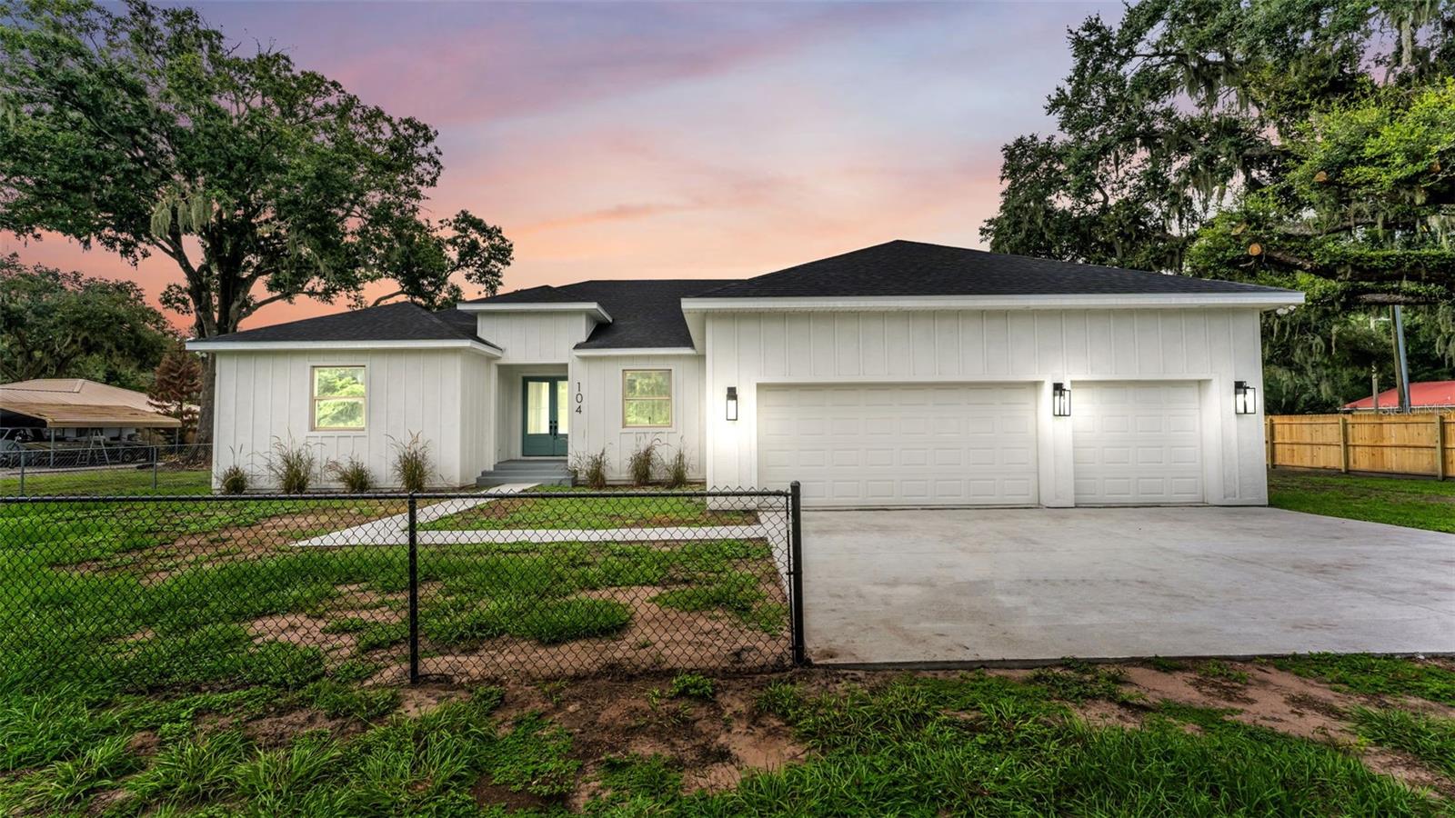 104 THRASHER RD, PLANT CITY, FL