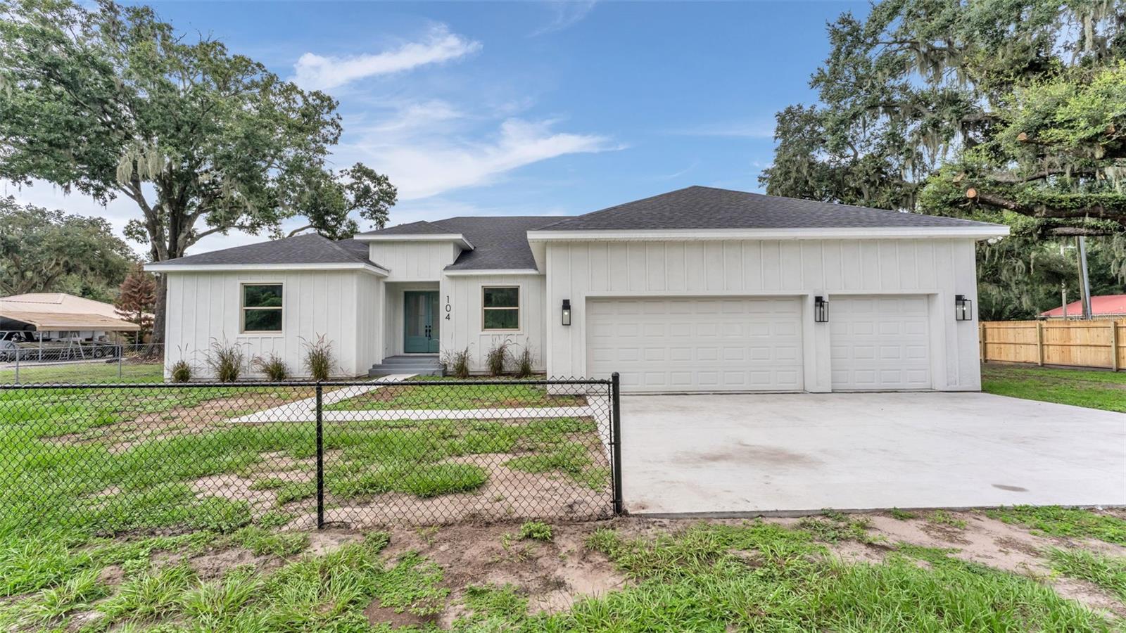 104 THRASHER RD, PLANT CITY, FL — photo 2