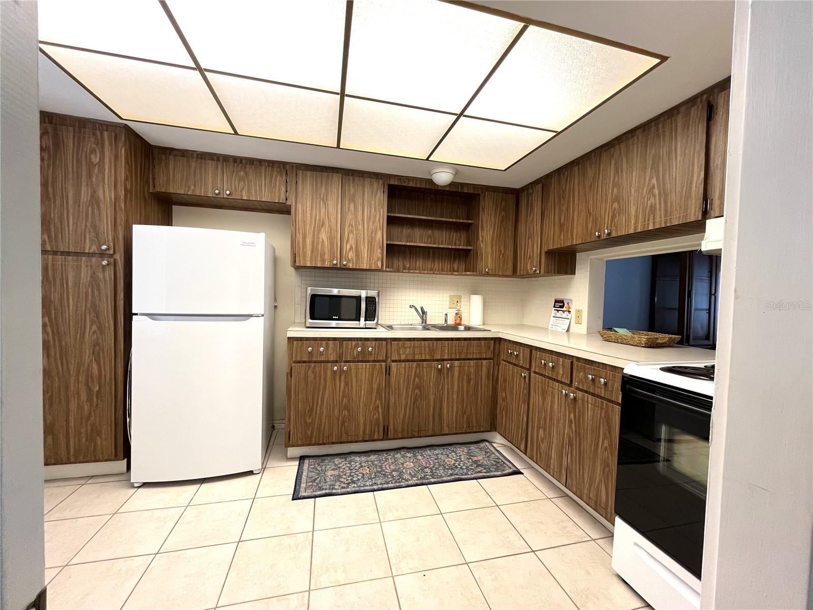 8651 10TH ST N #210, ST PETERSBURG, FL — photo 22
