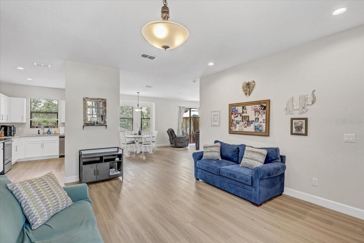 7314 MADRID RD, WEEKI WACHEE, FL — photo 7
