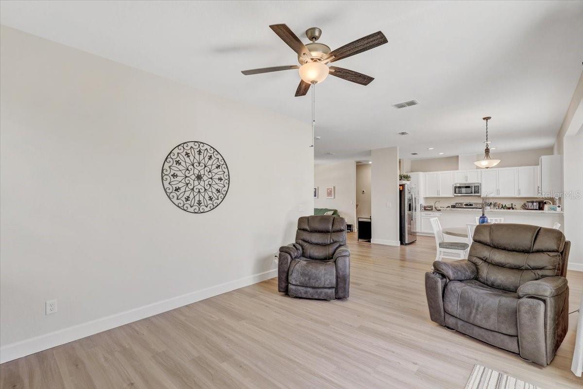 7314 MADRID RD, WEEKI WACHEE, FL — photo 12