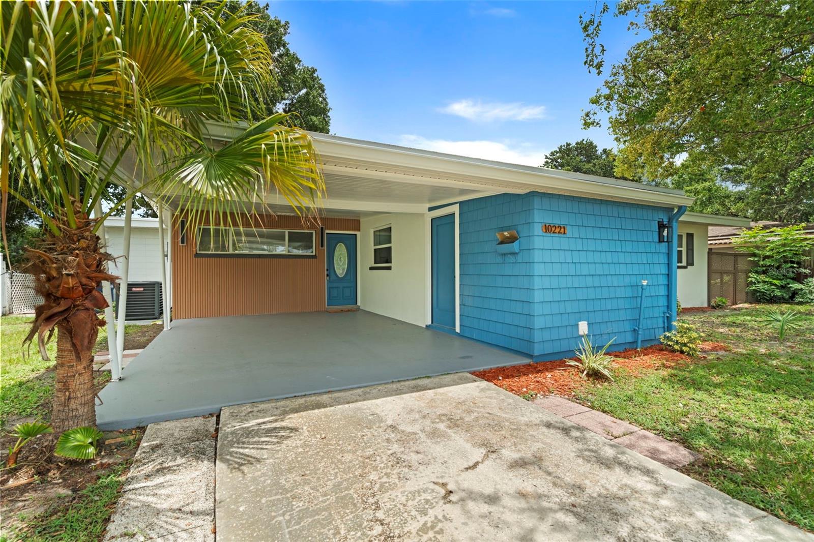10221 N FLEETWOOD DR, TAMPA, FL — photo 2