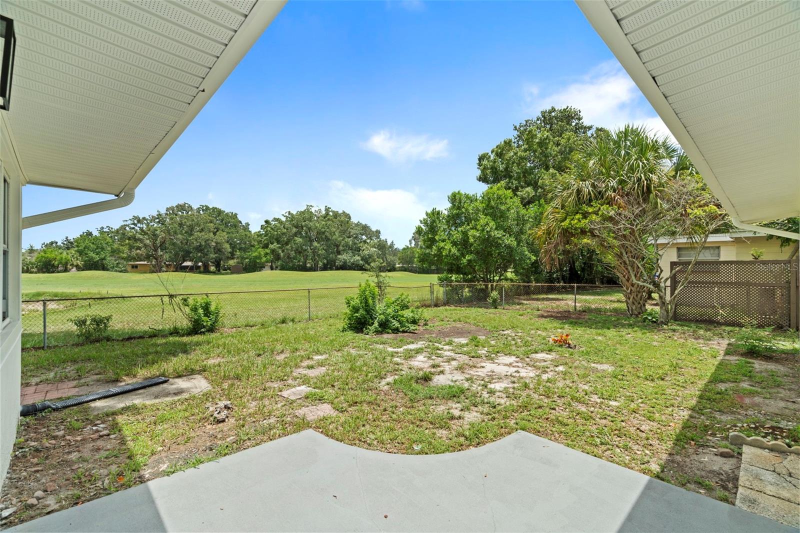 10221 N FLEETWOOD DR, TAMPA, FL — photo 37