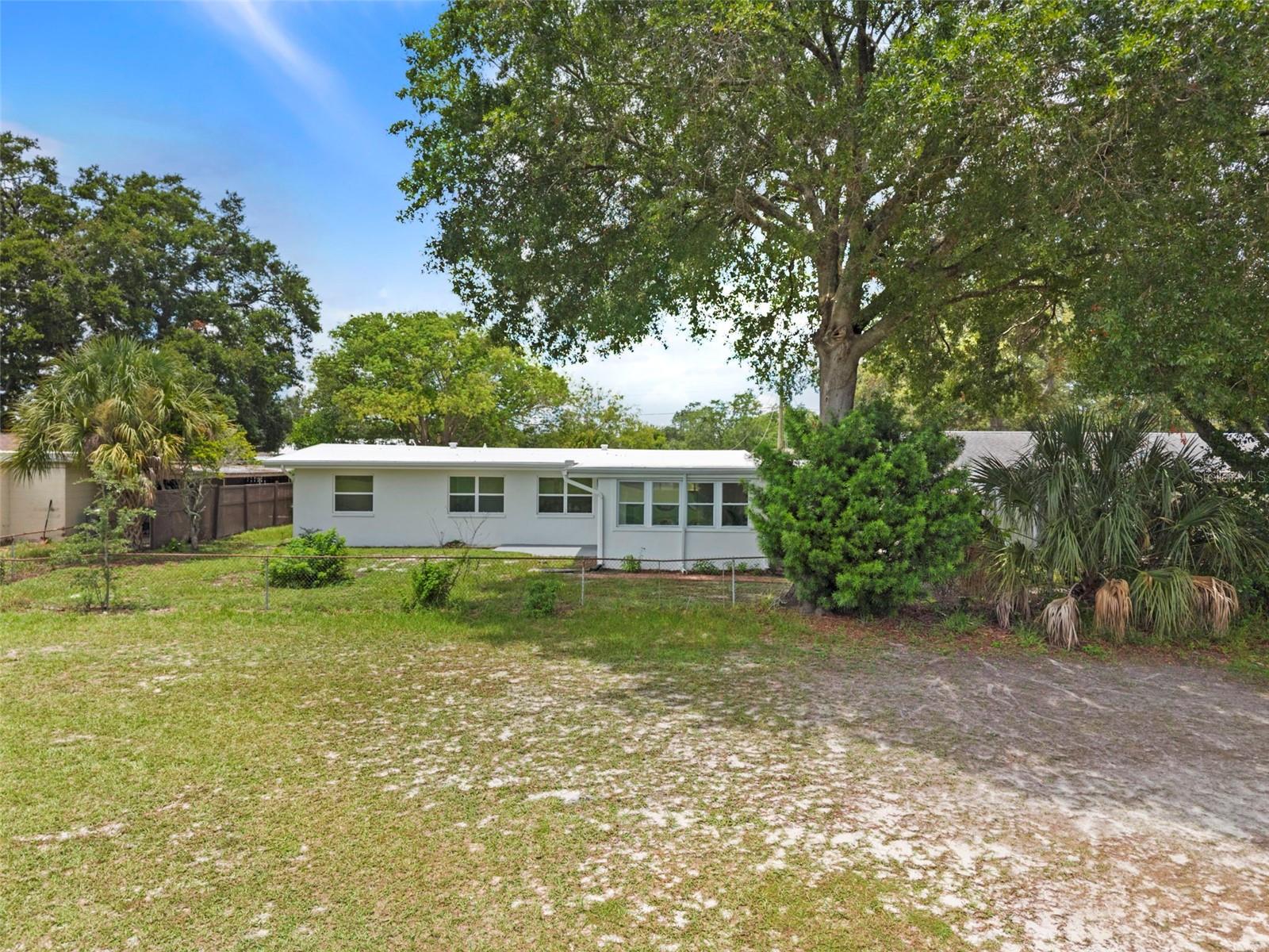 10221 N FLEETWOOD DR, TAMPA, FL — photo 41
