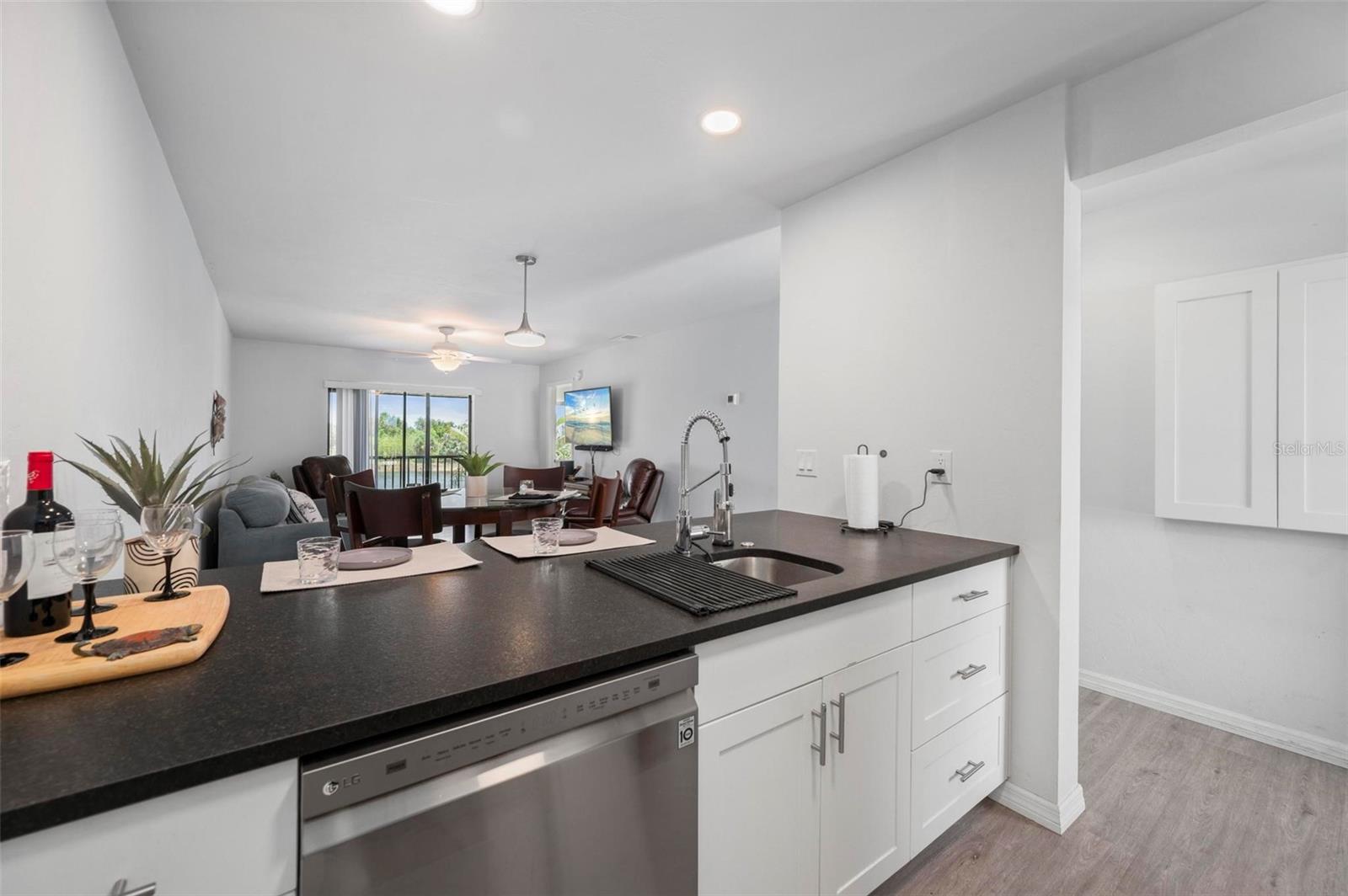 4064 OAKVIEW DR #D9, PORT CHARLOTTE, FL — photo 9