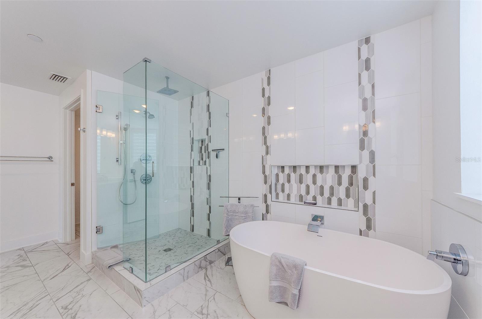 15 AVALON ST #401, CLEARWATER BEACH, FL — photo 19