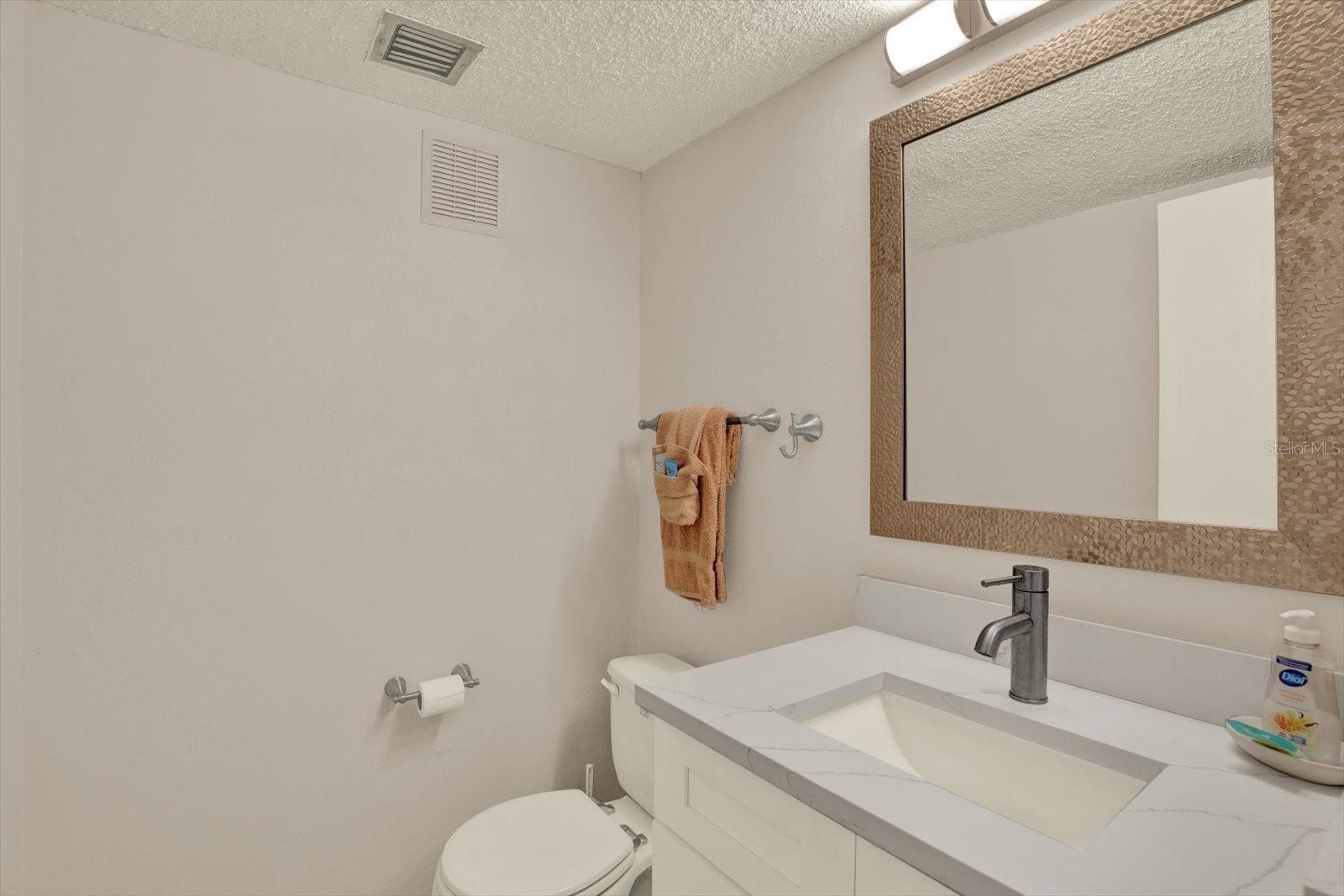 169 MEDALLION BLVD #E, MADEIRA BEACH, FL — photo 10