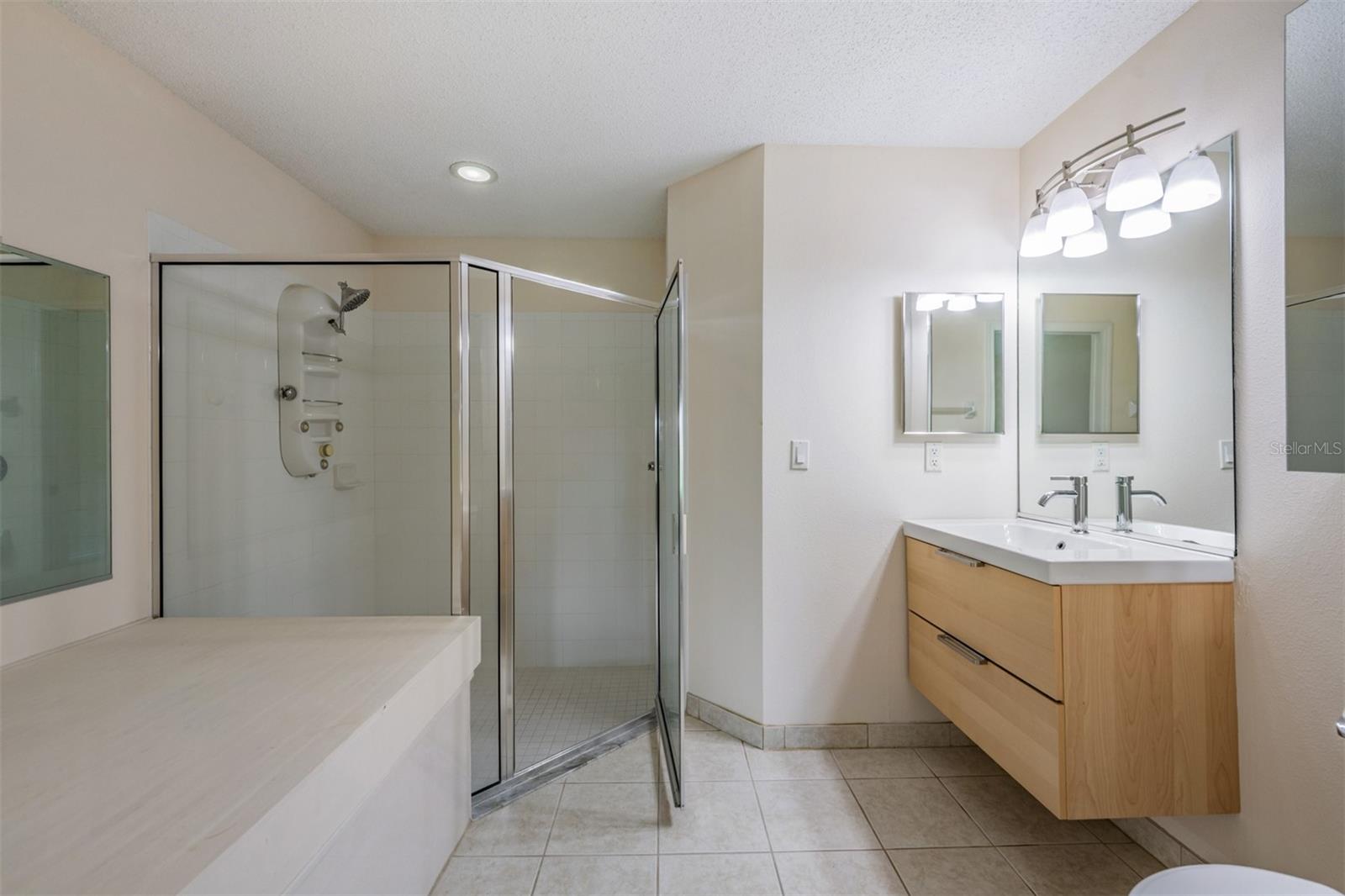 1230 CORINTH GREENS DR #2, SUN CITY CENTER, FL — photo 17