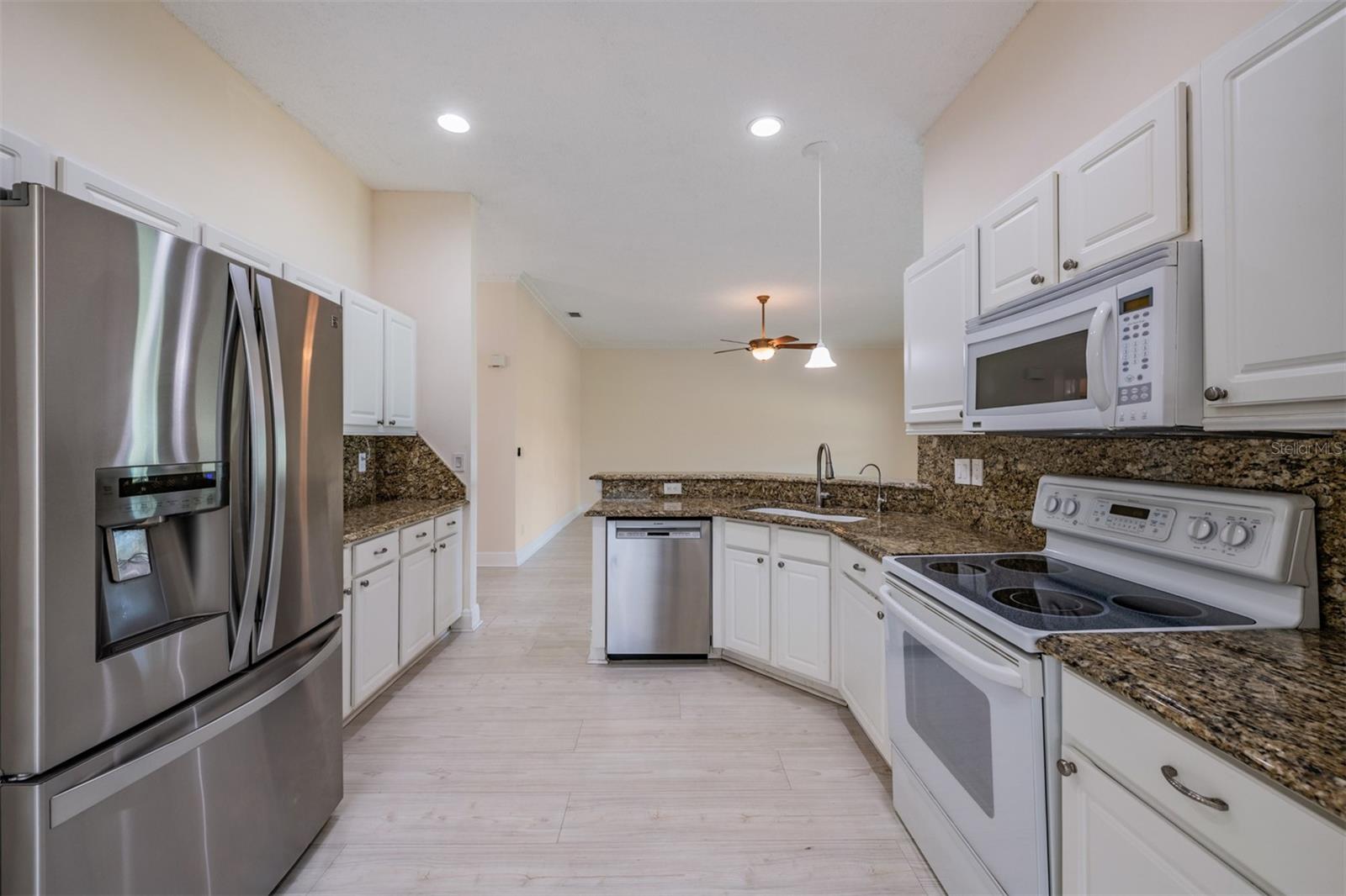1230 CORINTH GREENS DR #2, SUN CITY CENTER, FL — photo 33