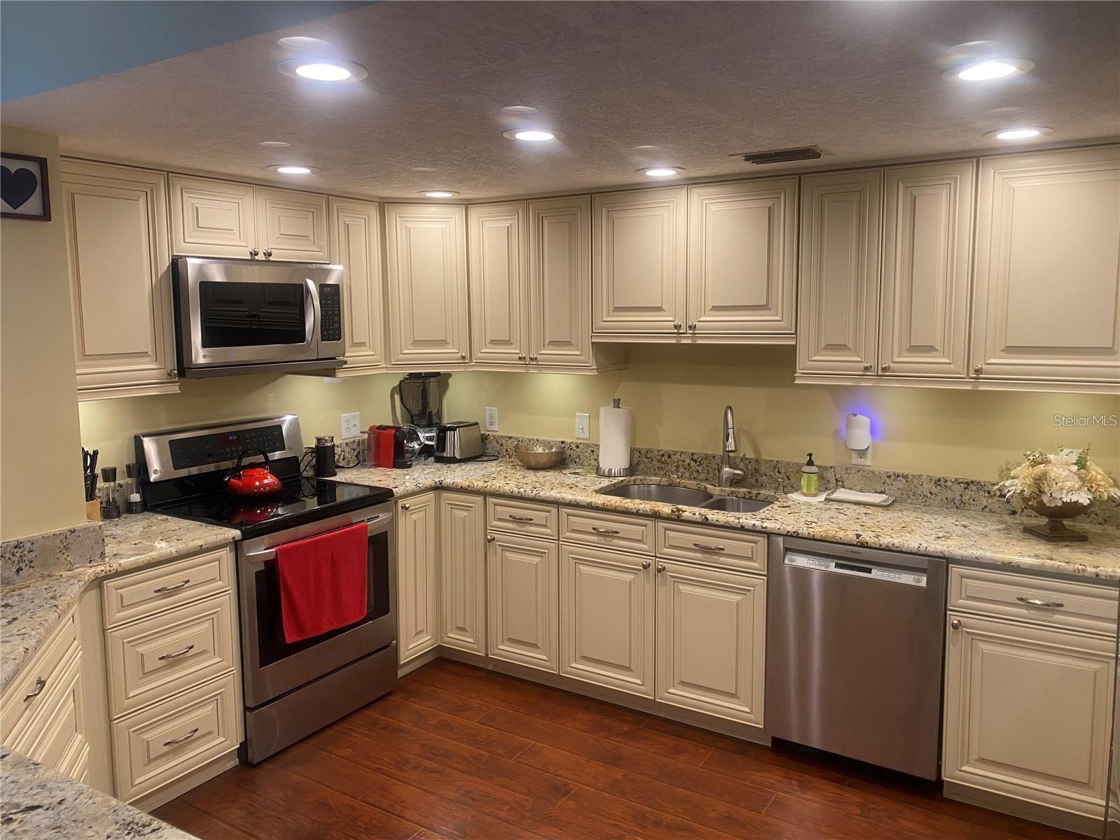 7100 SUNSHINE SKYWAY LN S #906, ST PETERSBURG, FL — photo 10