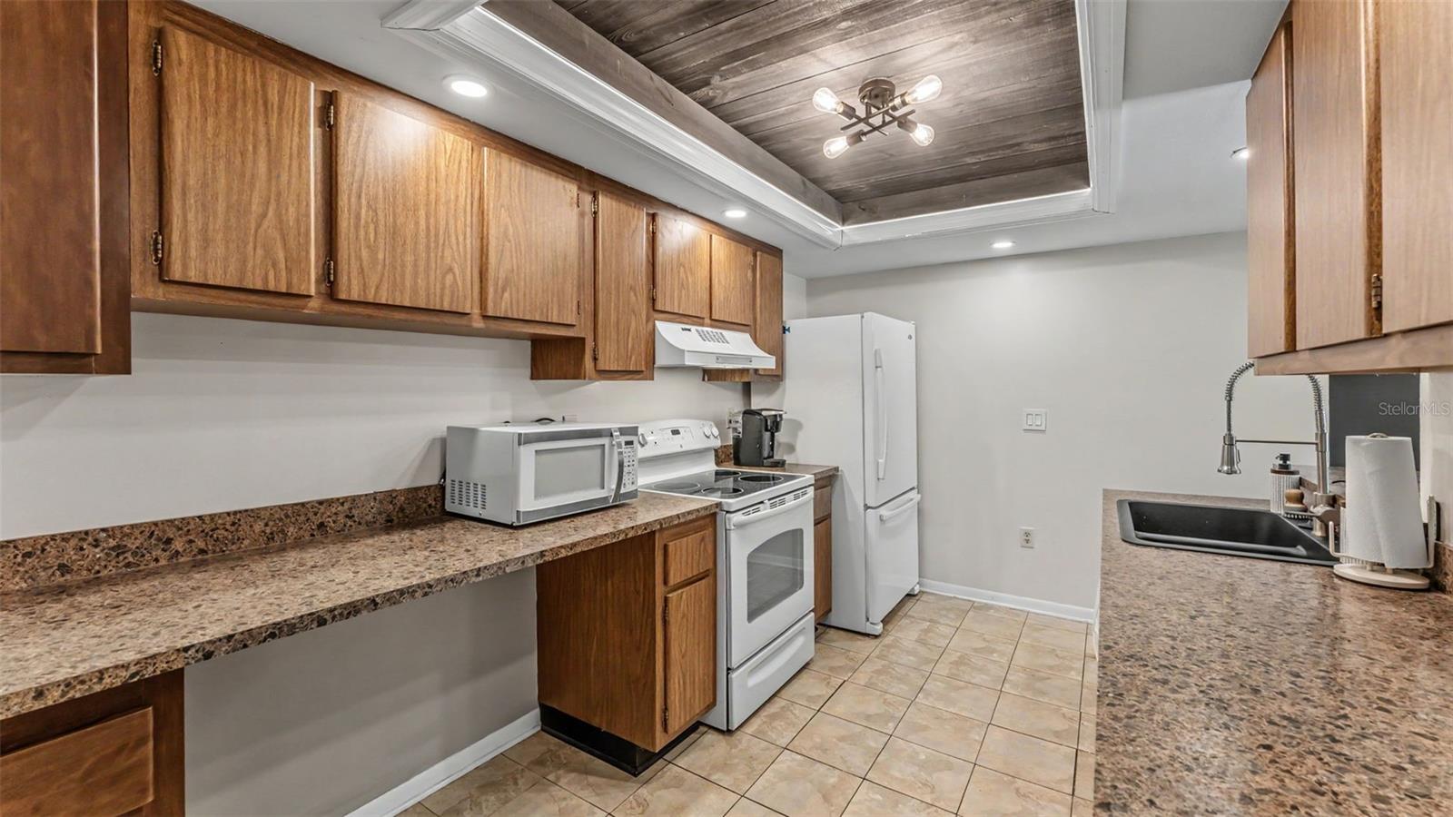 2025 SYLVESTER RD #N305, LAKELAND, FL — photo 13