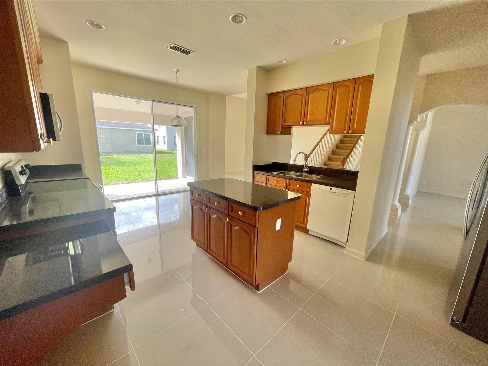 2370 HINSDALE DR, KISSIMMEE, FL — photo 8