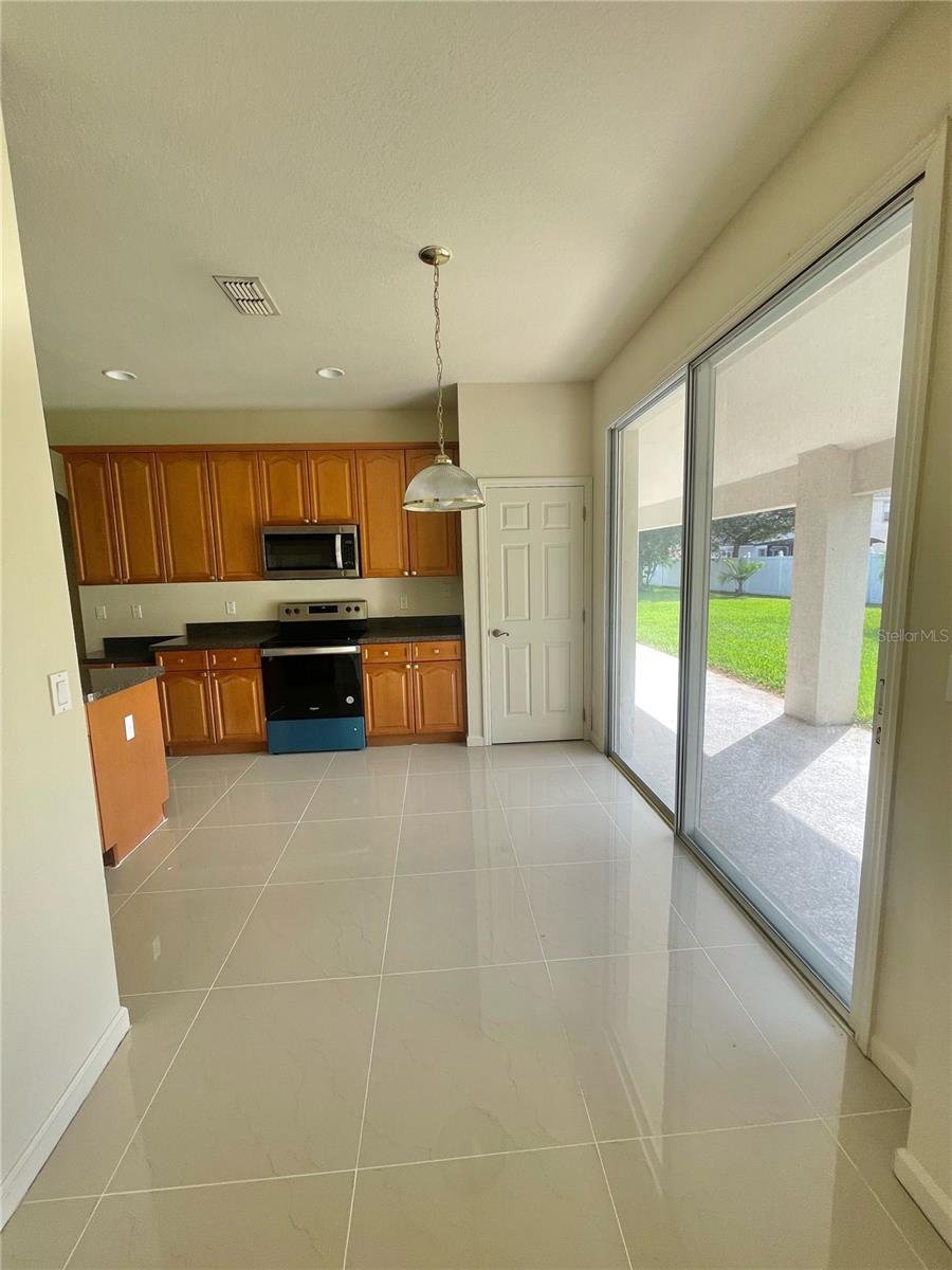 2370 HINSDALE DR, KISSIMMEE, FL — photo 9