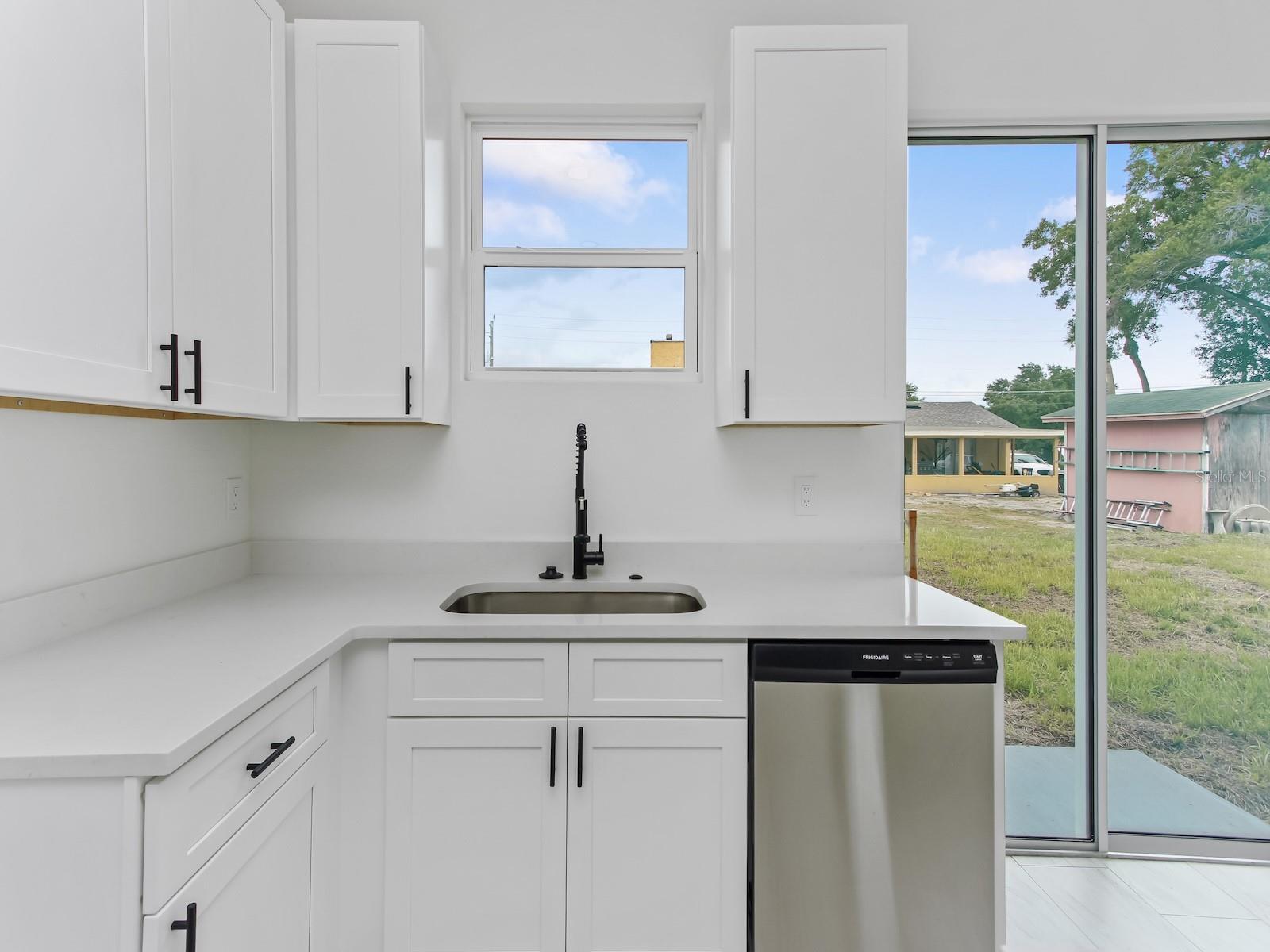 2060 DIXIE AVE, SANFORD, FL — photo 32