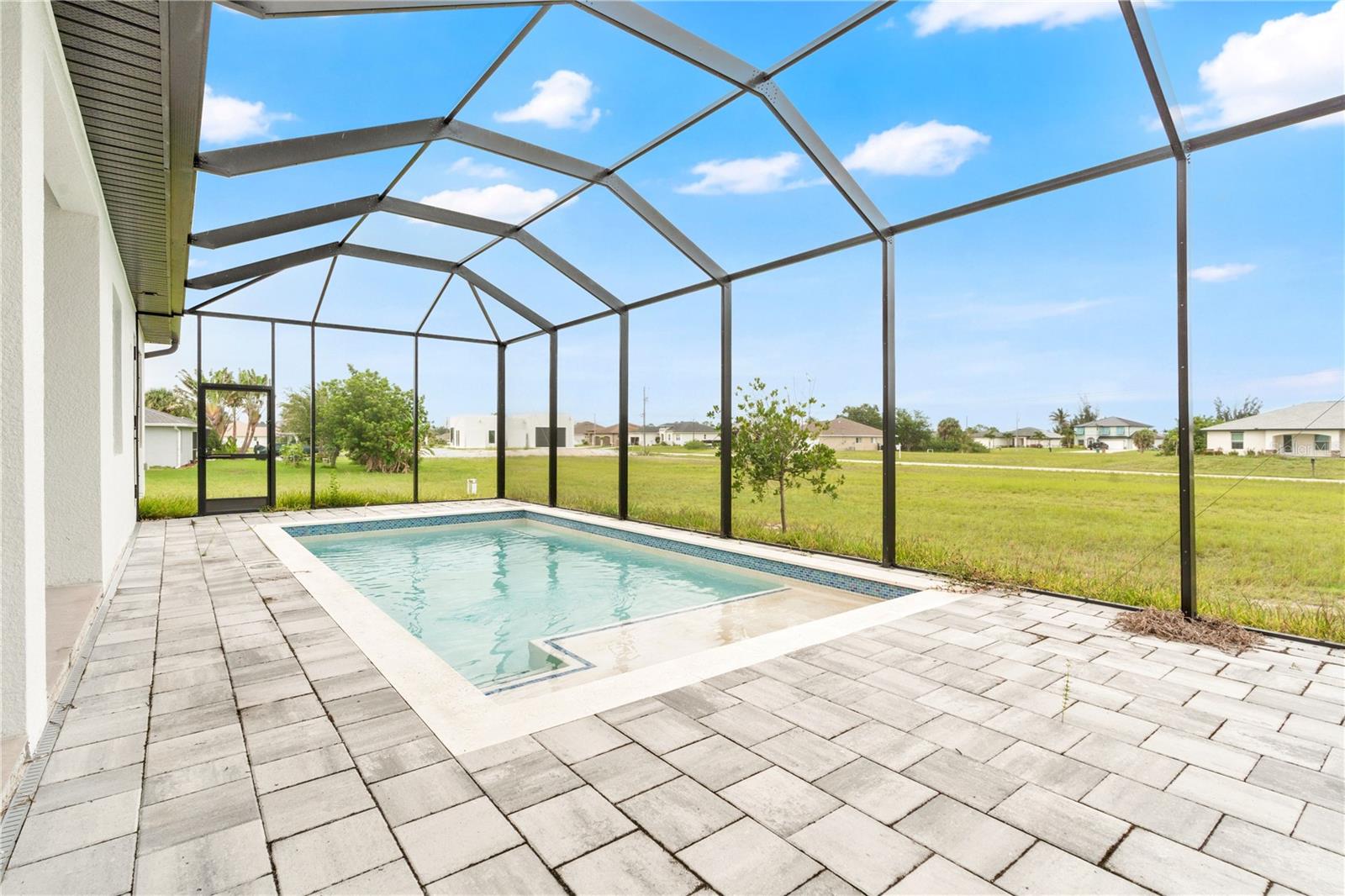 2217 NW 37TH PL, CAPE CORAL, FL — photo 2