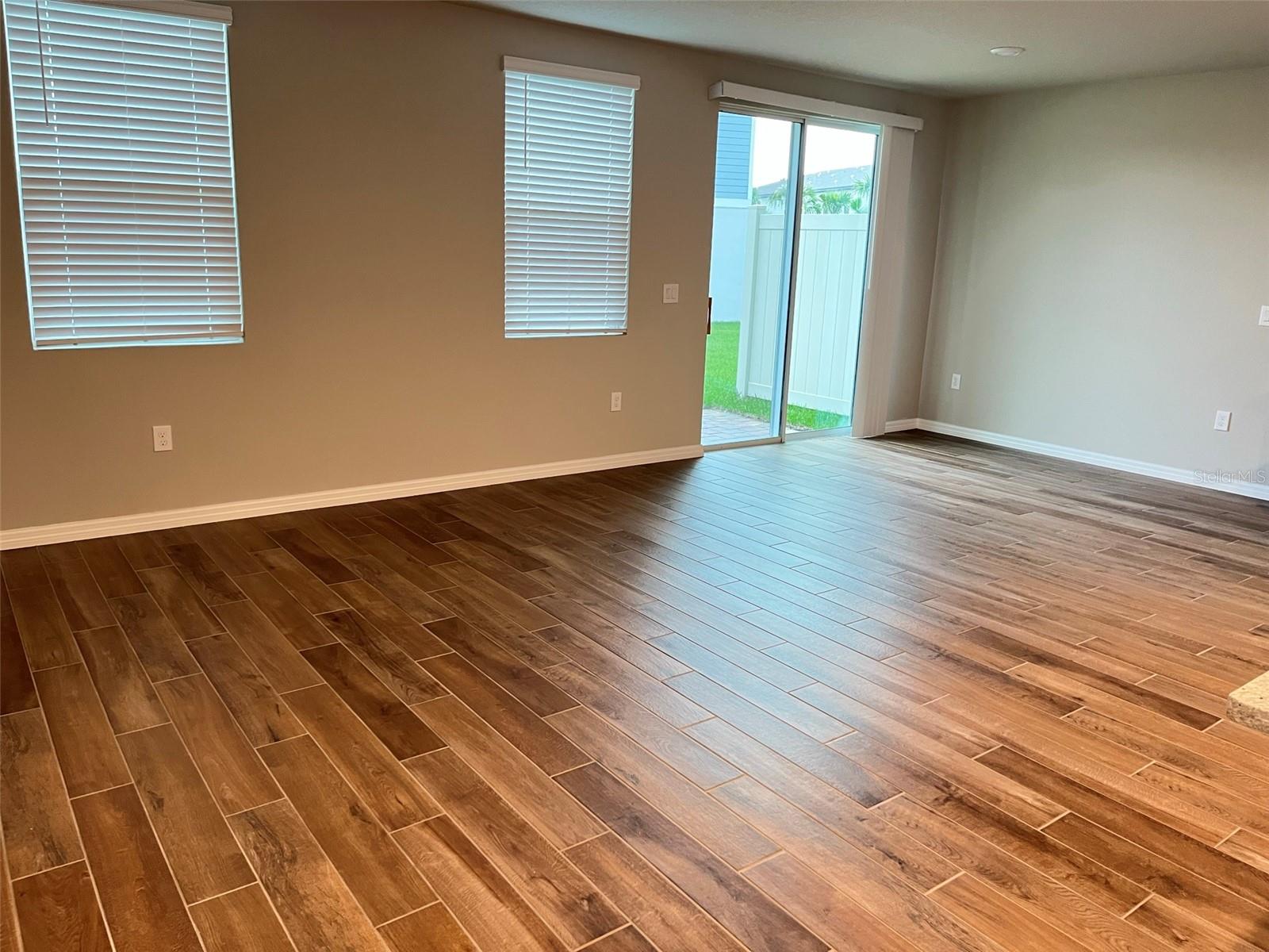 437 LEGACY LOOP, DAVENPORT, FL — photo 3