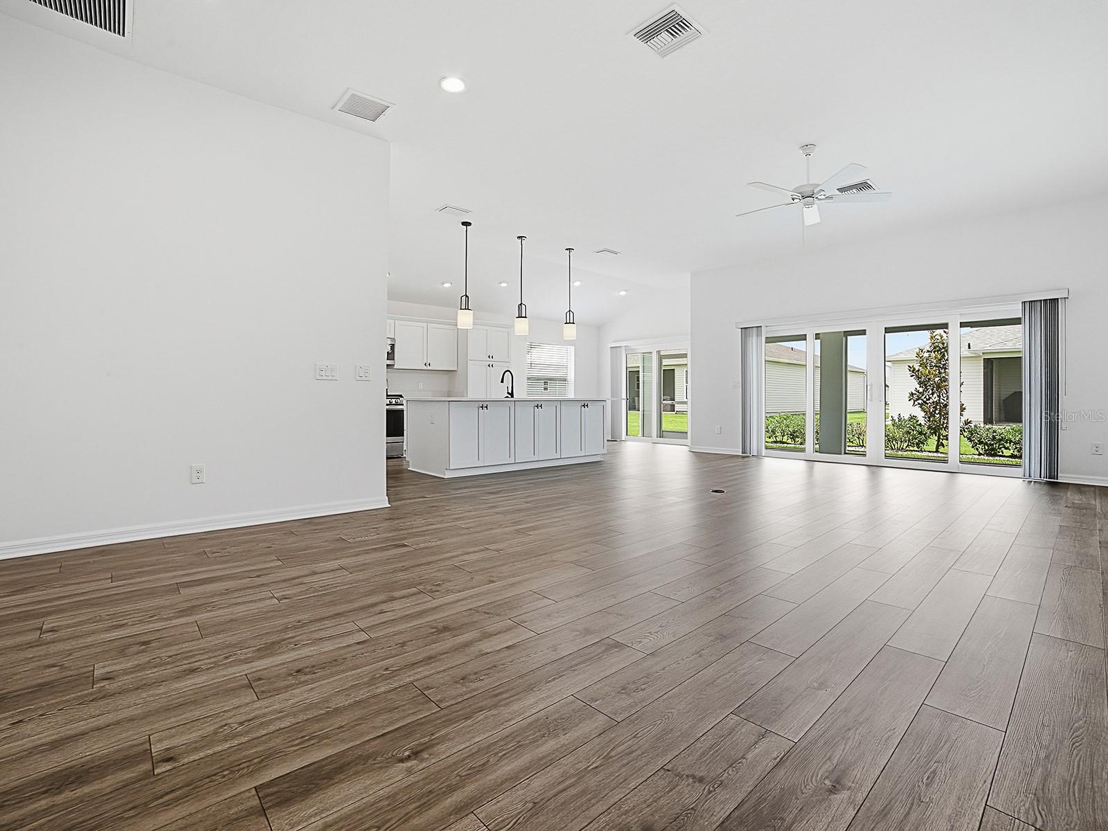 1404 HEARNS LOOP, THE VILLAGES, FL — photo 5