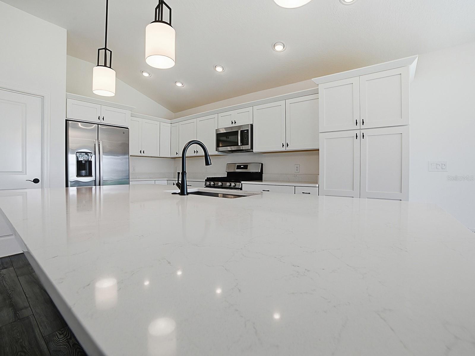 1404 HEARNS LOOP, THE VILLAGES, FL — photo 13