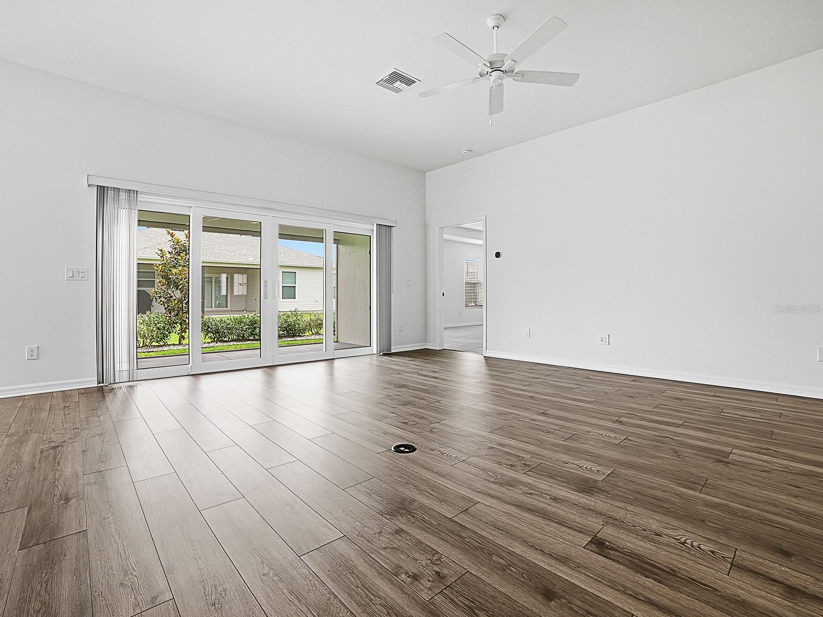 1404 HEARNS LOOP, THE VILLAGES, FL — photo 17