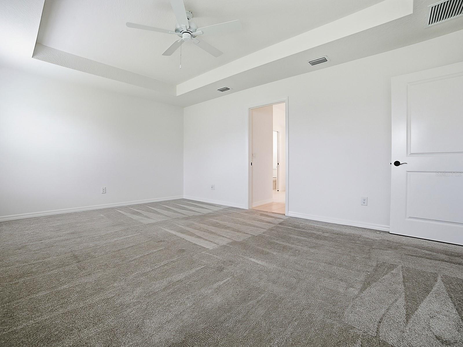 1404 HEARNS LOOP, THE VILLAGES, FL — photo 26