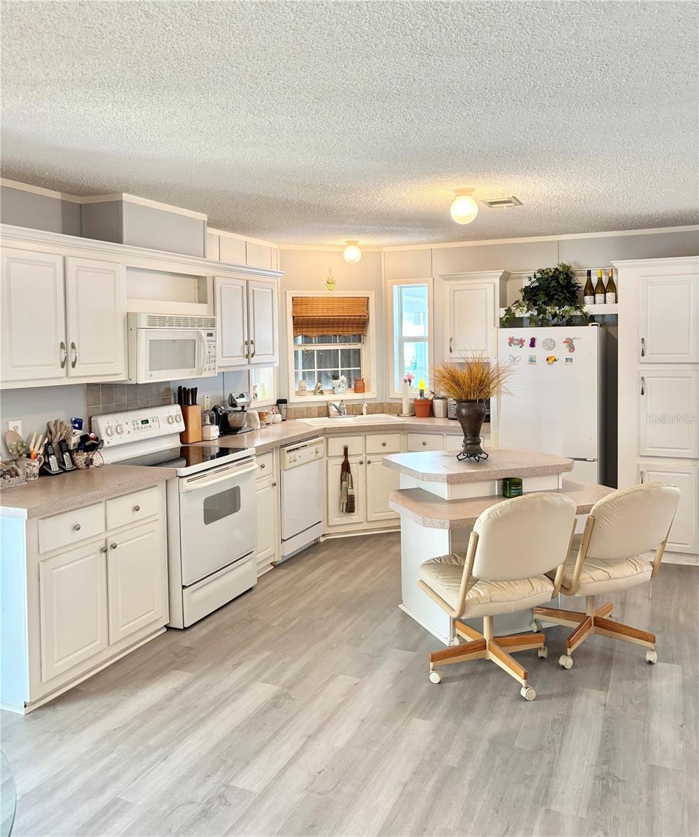 4300 RIVERSIDE DR #109, PUNTA GORDA, FL — photo 8