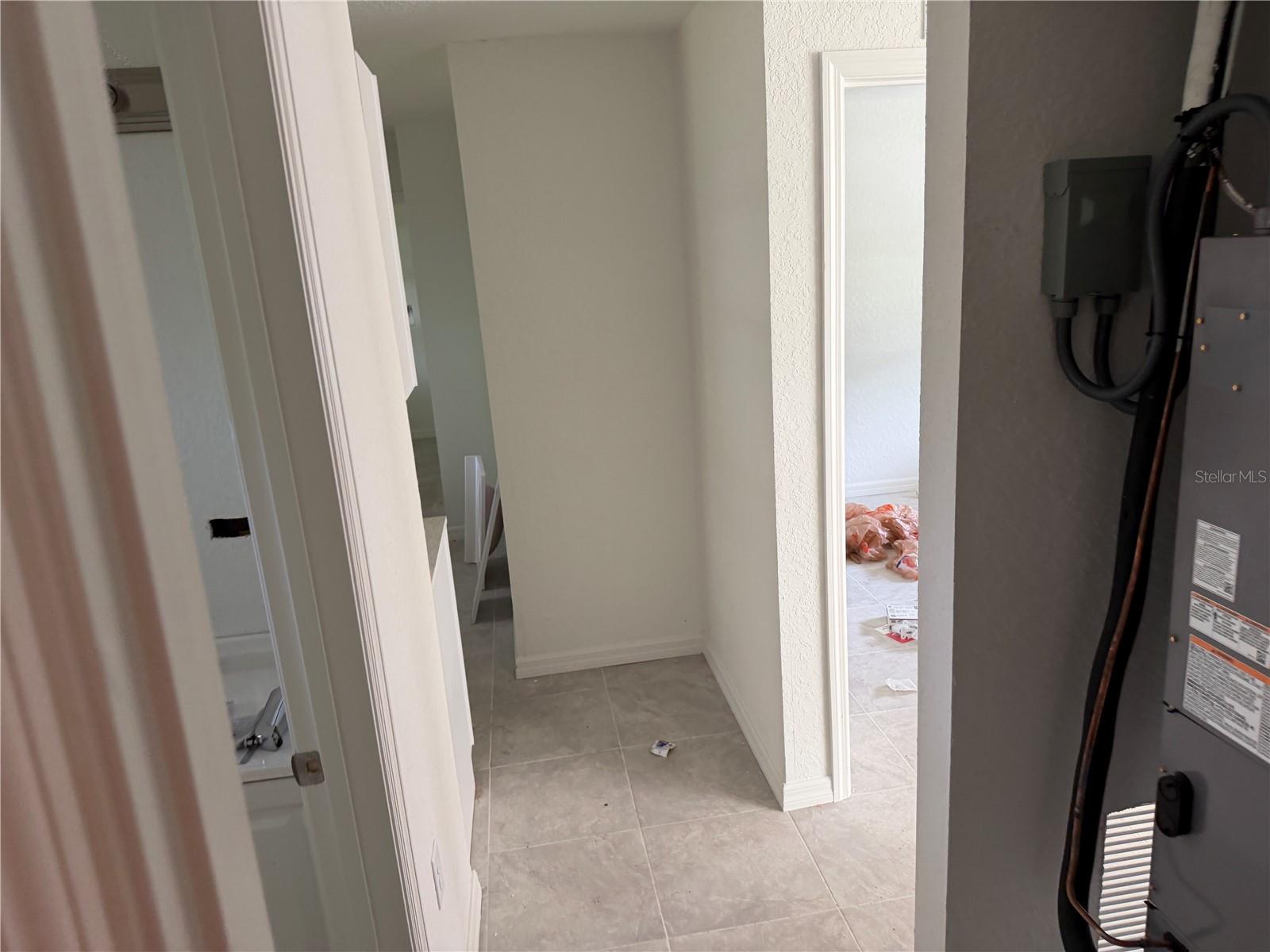 6 S BARBOUR ST, BEVERLY HILLS, FL — photo 2