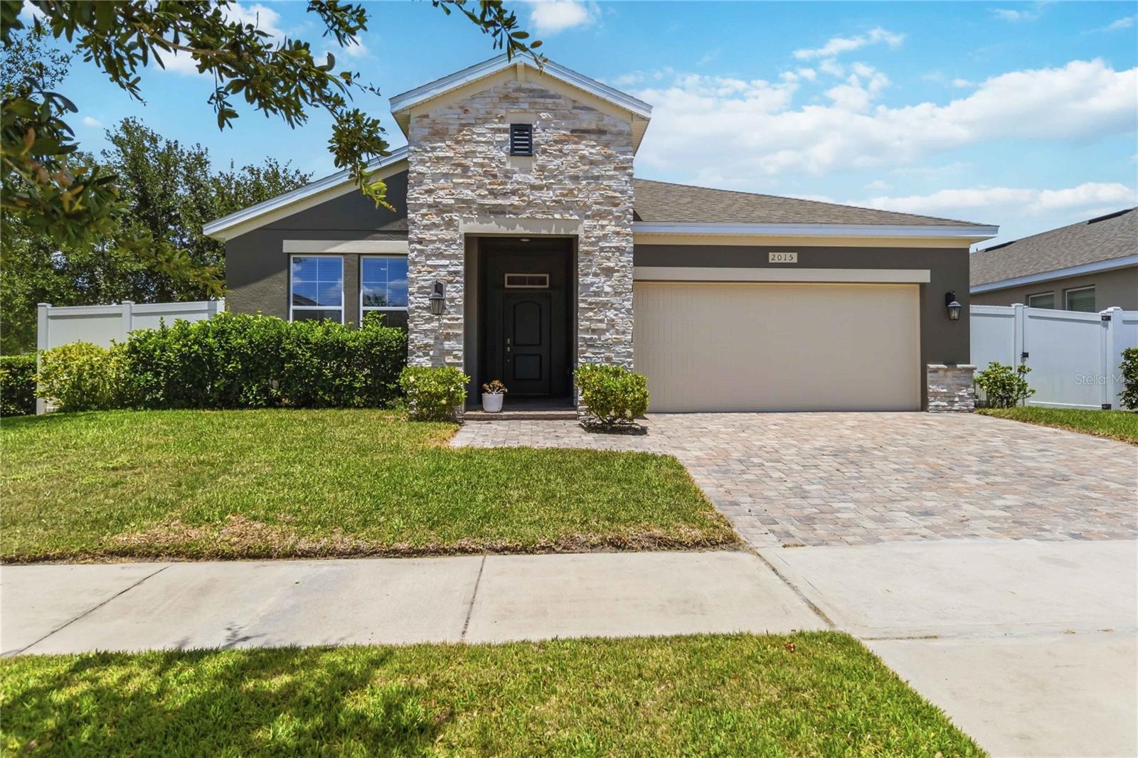 2015 BEACON LANDING CIR, ORLANDO, FL