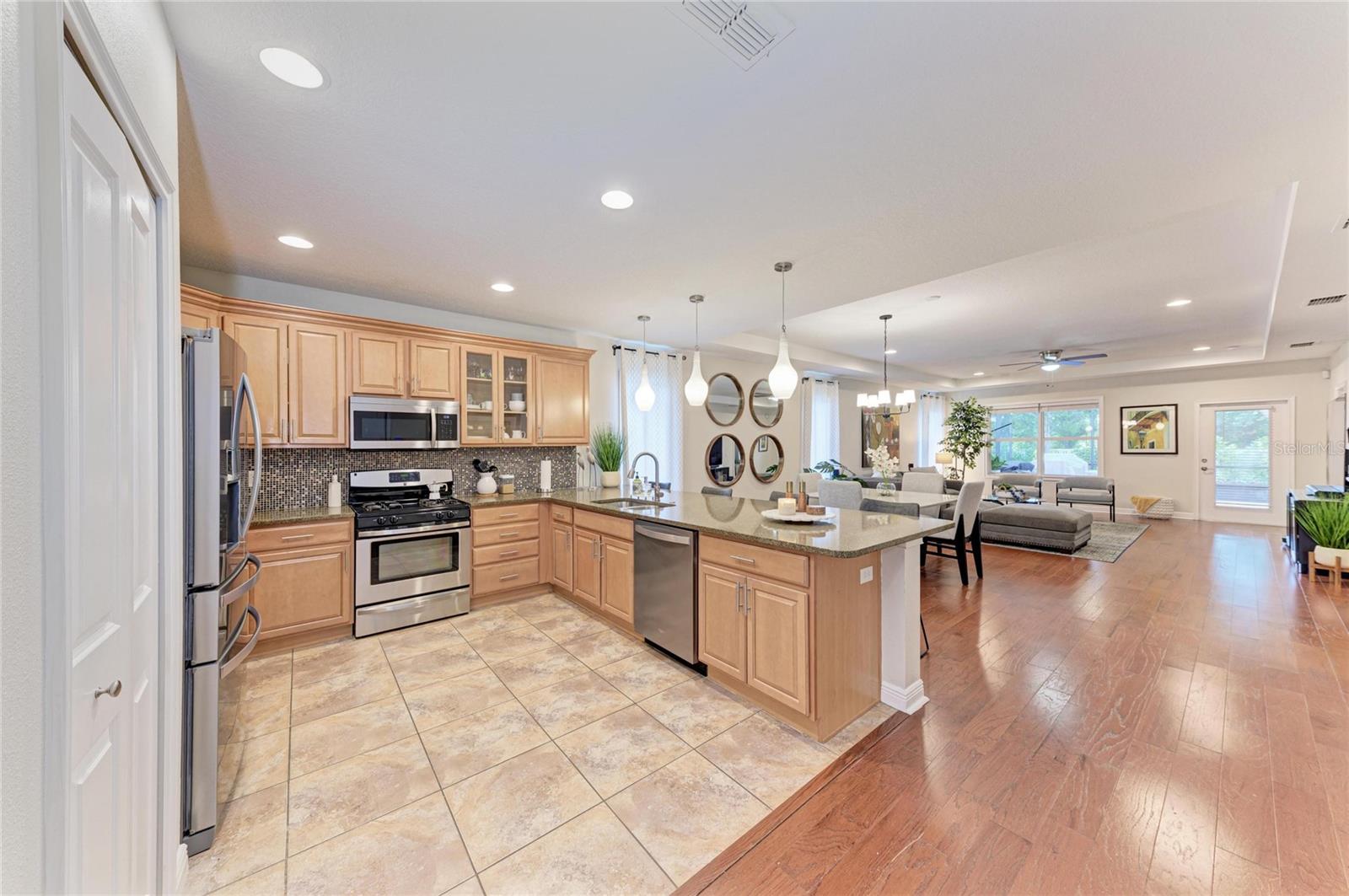 11960 FOREST PARK CIR, BRADENTON, FL — photo 13