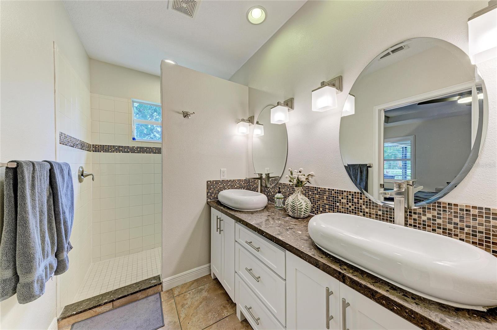 11960 FOREST PARK CIR, BRADENTON, FL — photo 22