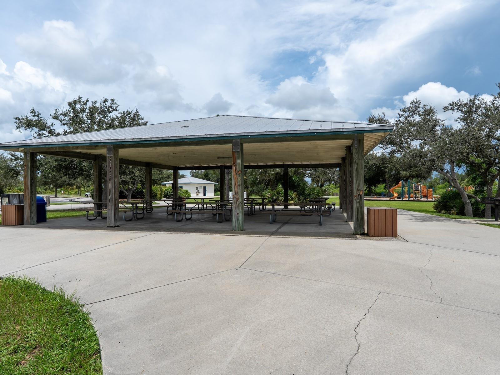 104 ARROW LN, ROTONDA WEST, FL — photo 8