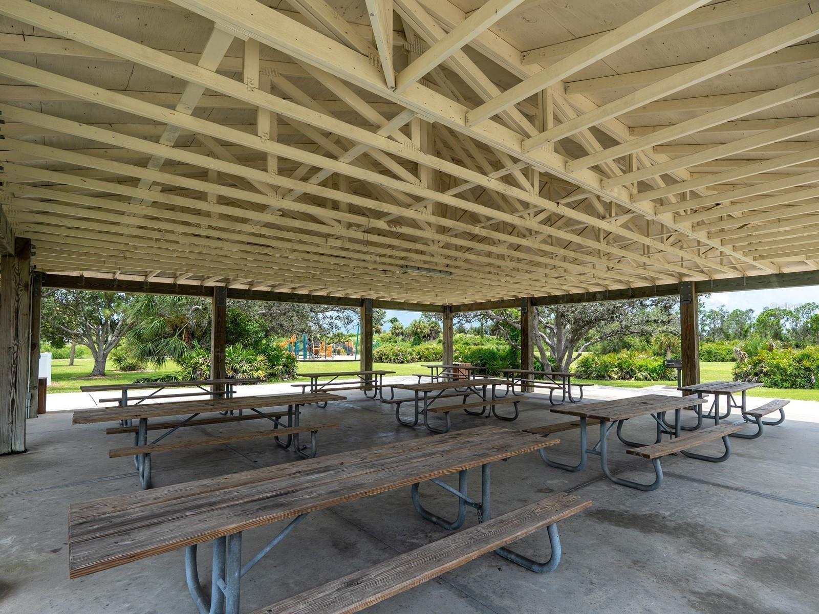 104 ARROW LN, ROTONDA WEST, FL — photo 9