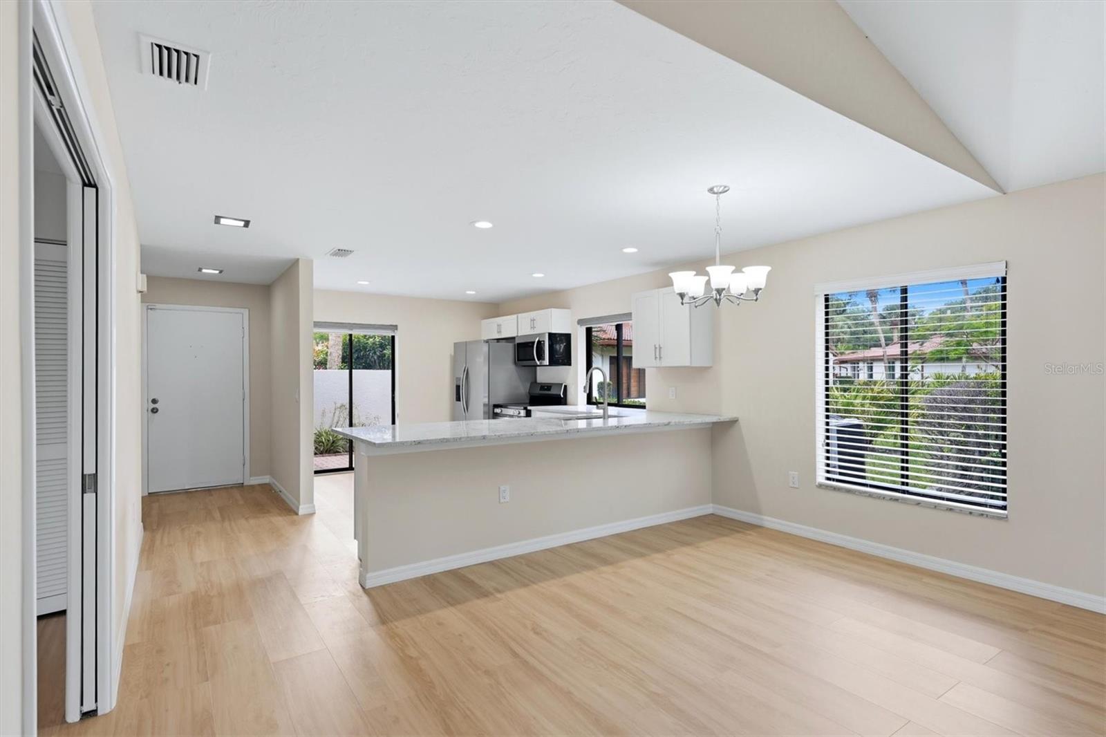 6403 PELICAN DR, BRADENTON, FL — photo 10