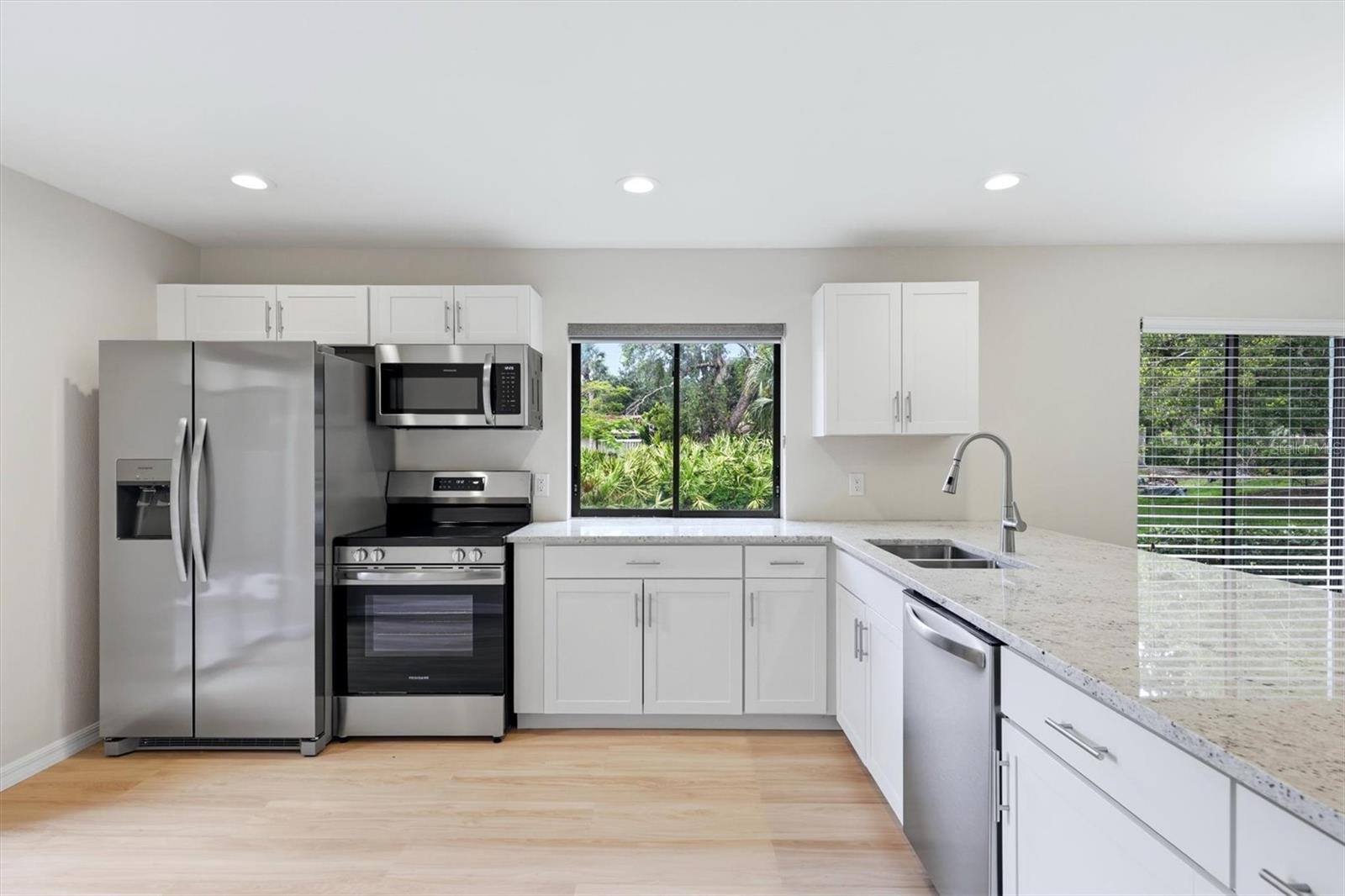 6403 PELICAN DR, BRADENTON, FL — photo 13
