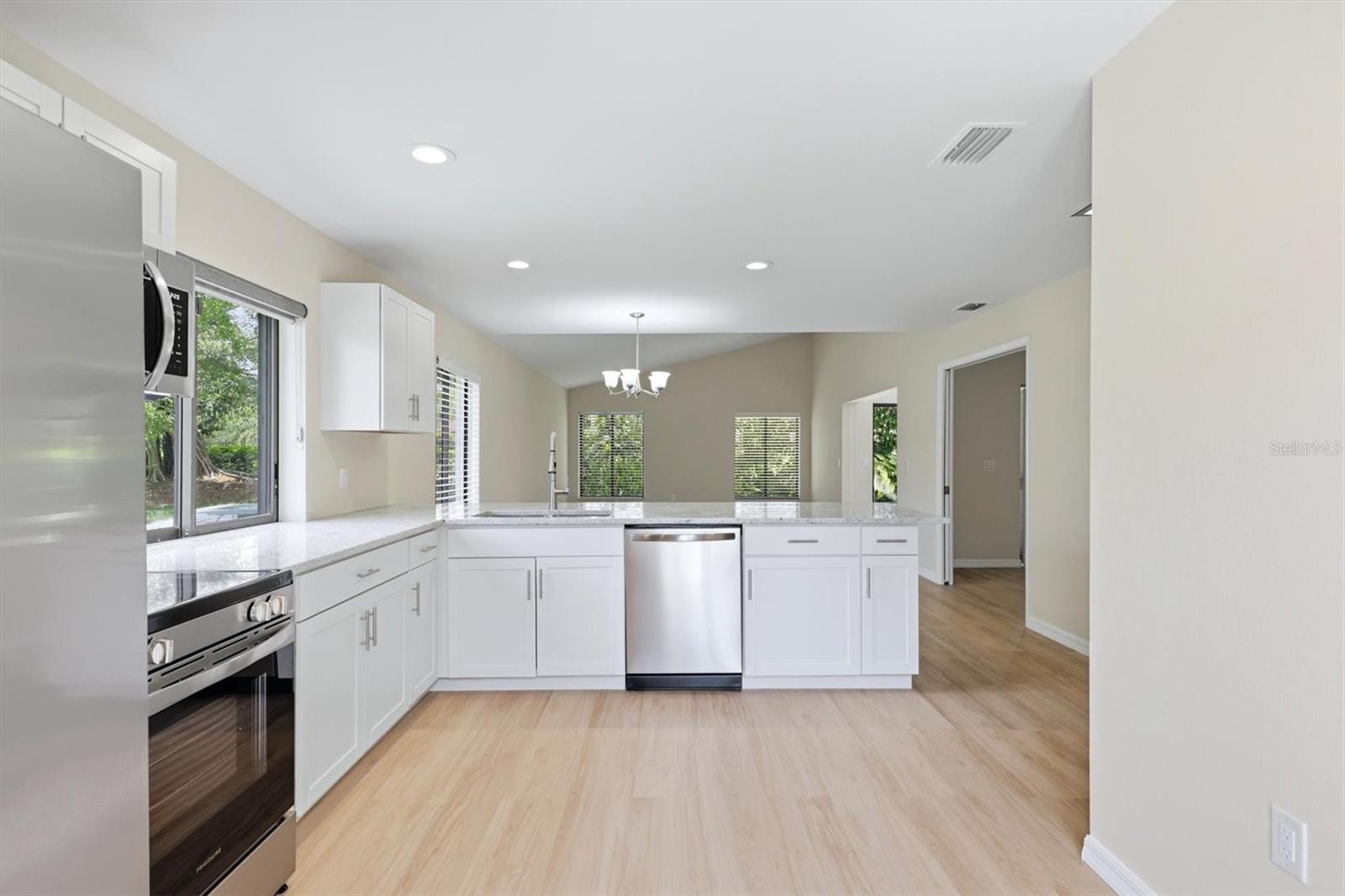 6403 PELICAN DR, BRADENTON, FL — photo 14