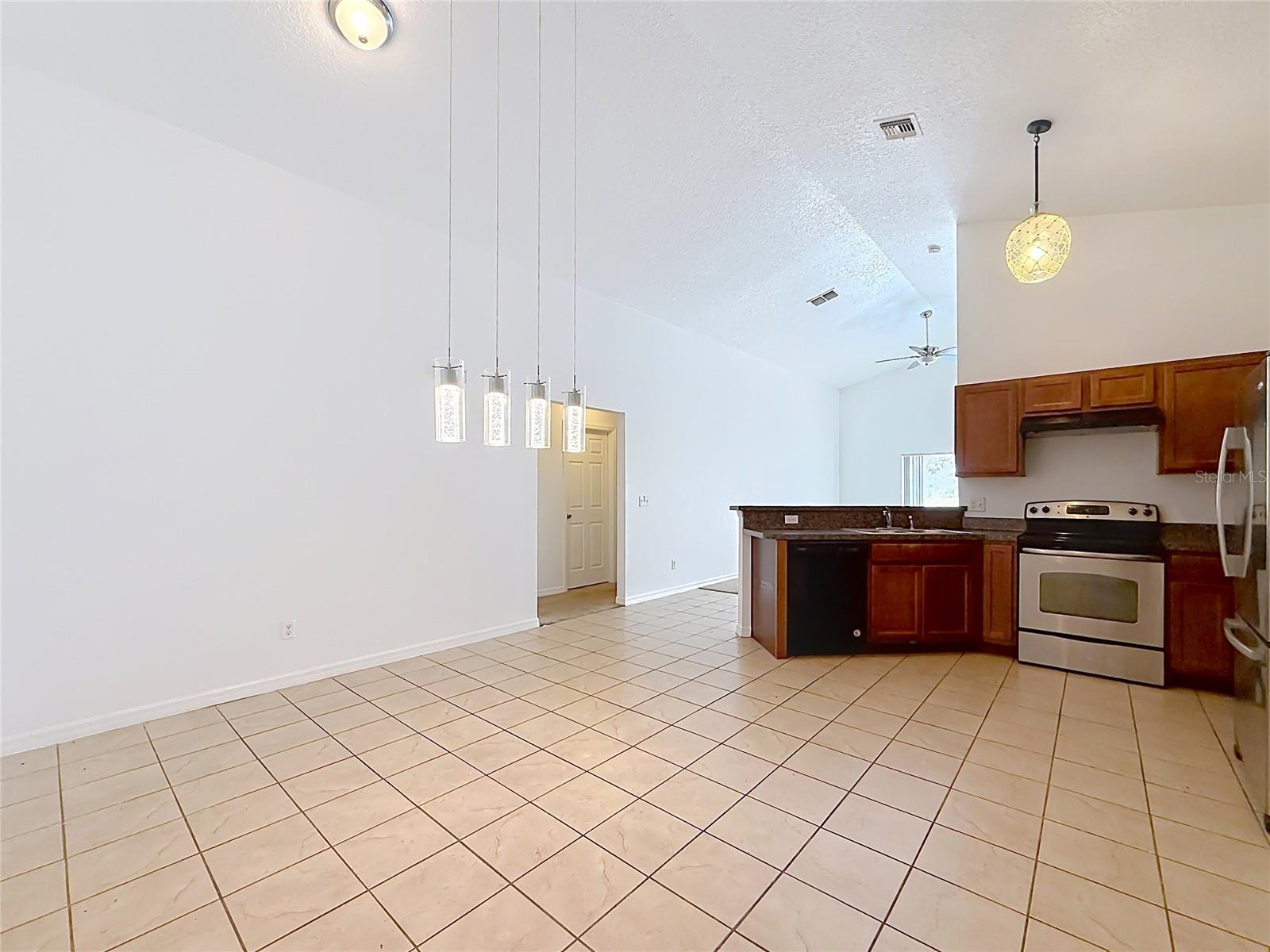 127 STEWART LAKE LOOP, GROVELAND, FL — photo 7