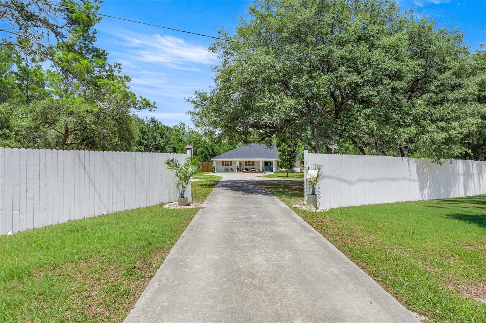 495 FISHER RD, OCKLAWAHA, FL — photo 3