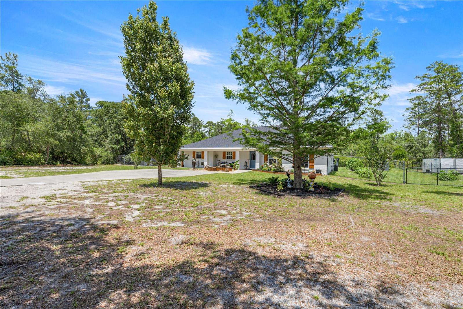 495 FISHER RD, OCKLAWAHA, FL — photo 4